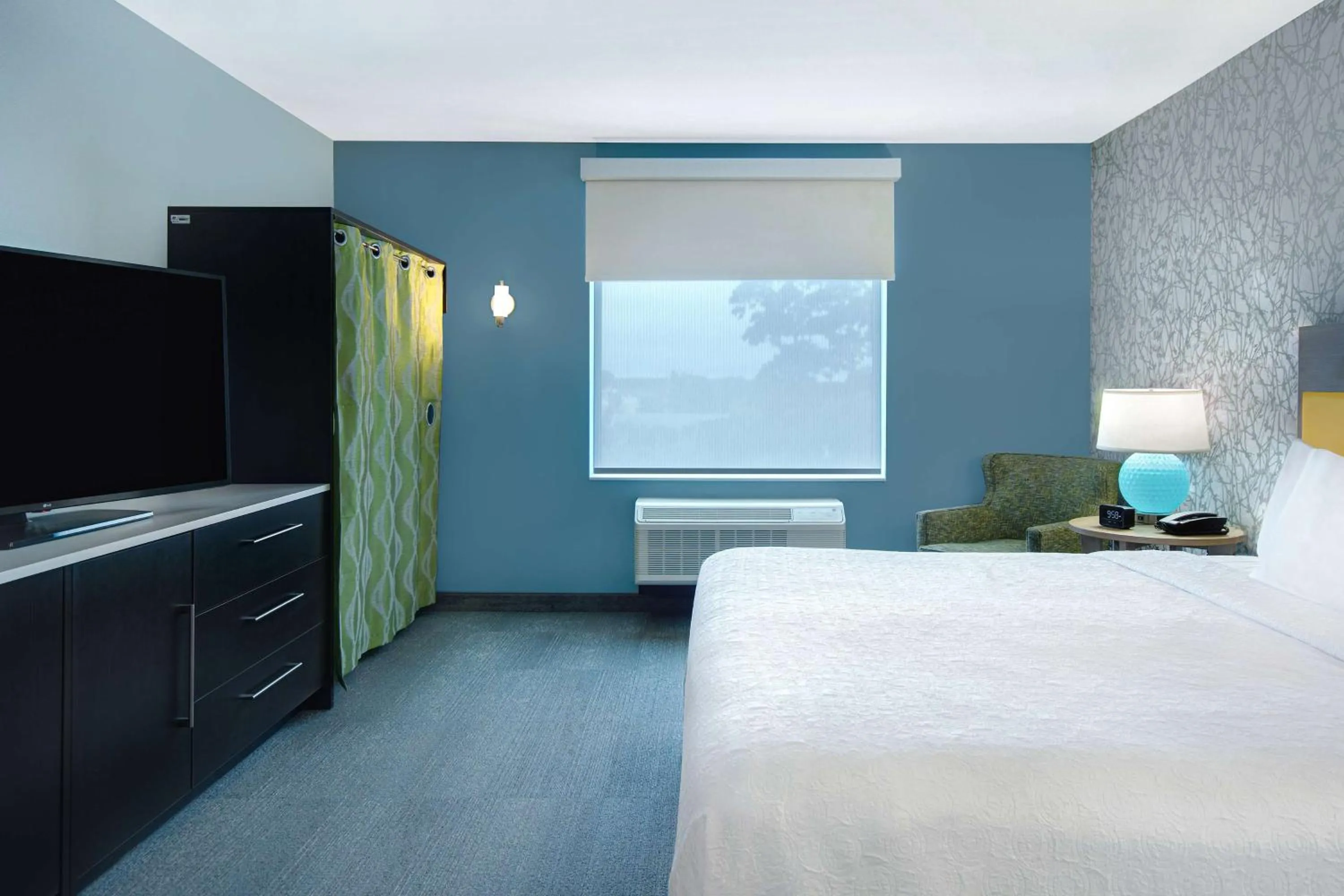 Bed in Home2 Suites By Hilton Grand Rapids Airport