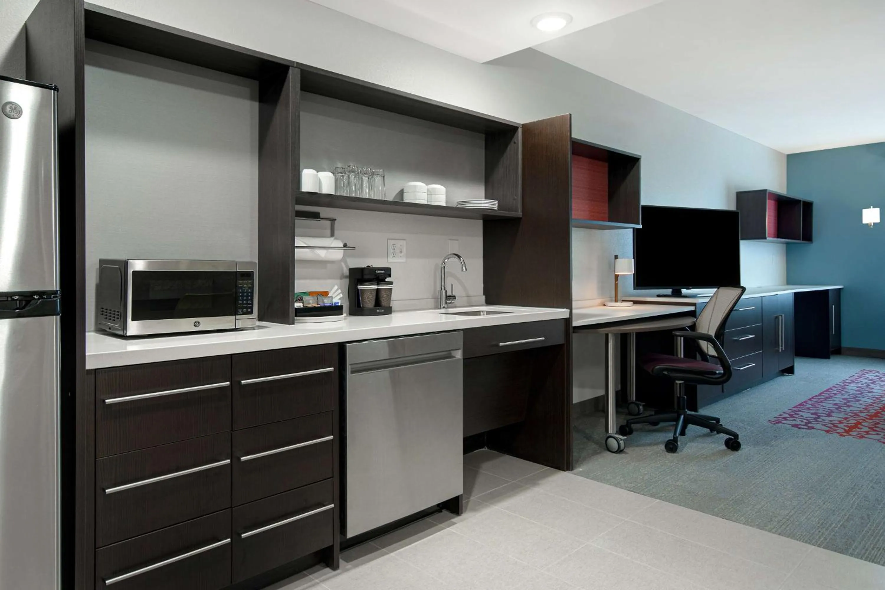 Bedroom in Home2 Suites By Hilton Grand Rapids Airport