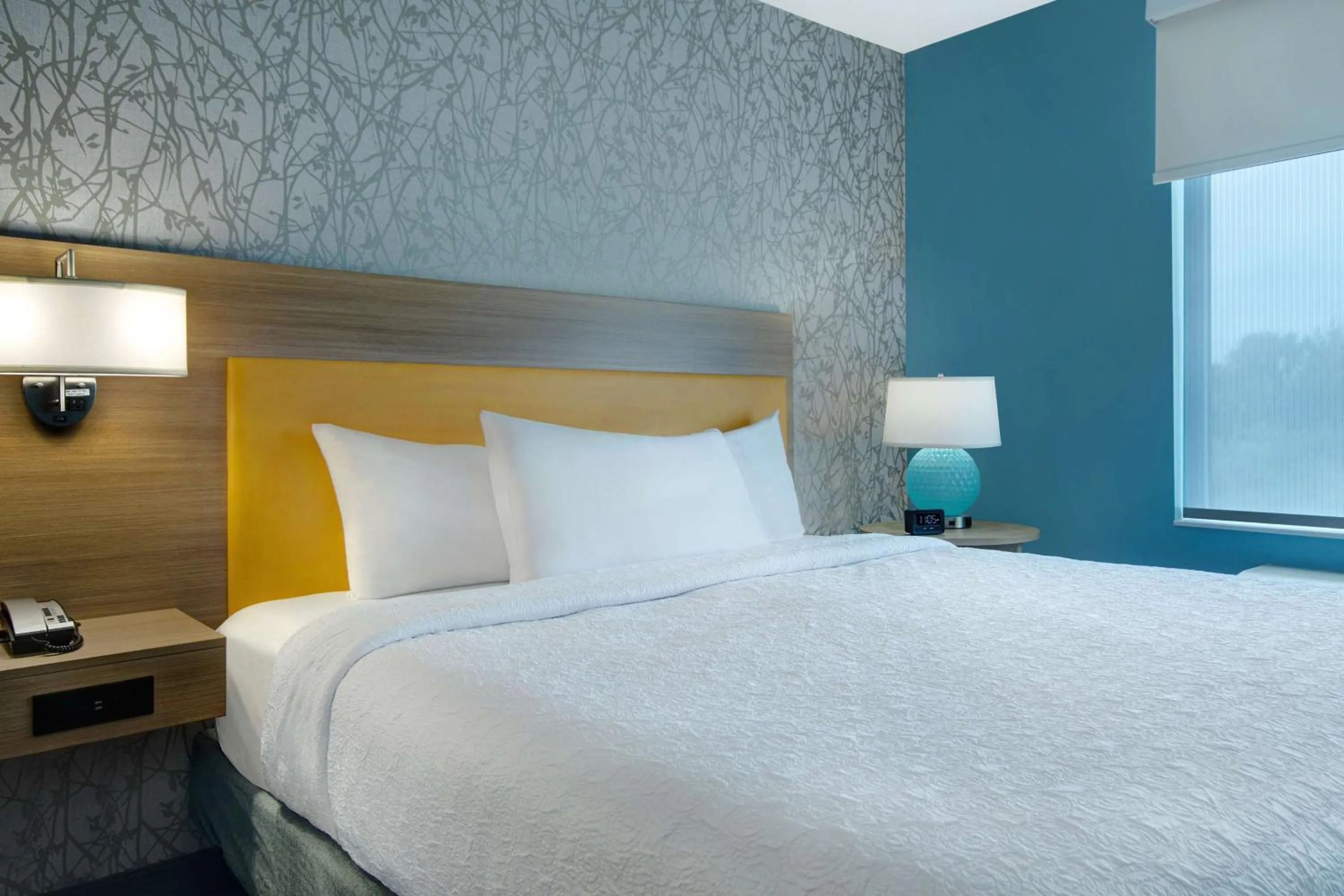 Bed in Home2 Suites By Hilton Grand Rapids Airport