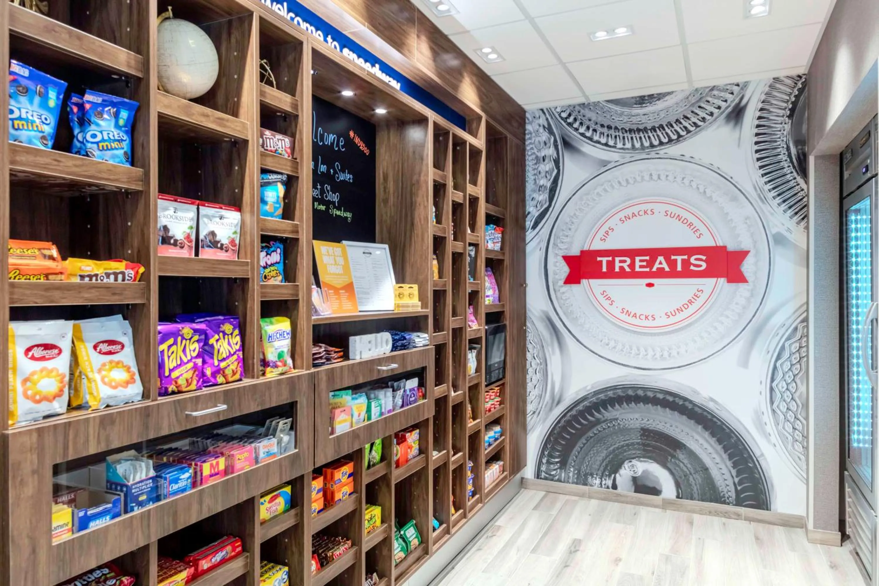 Restaurant/places to eat in Hampton Inn & Suites Indianapolis West Speedway