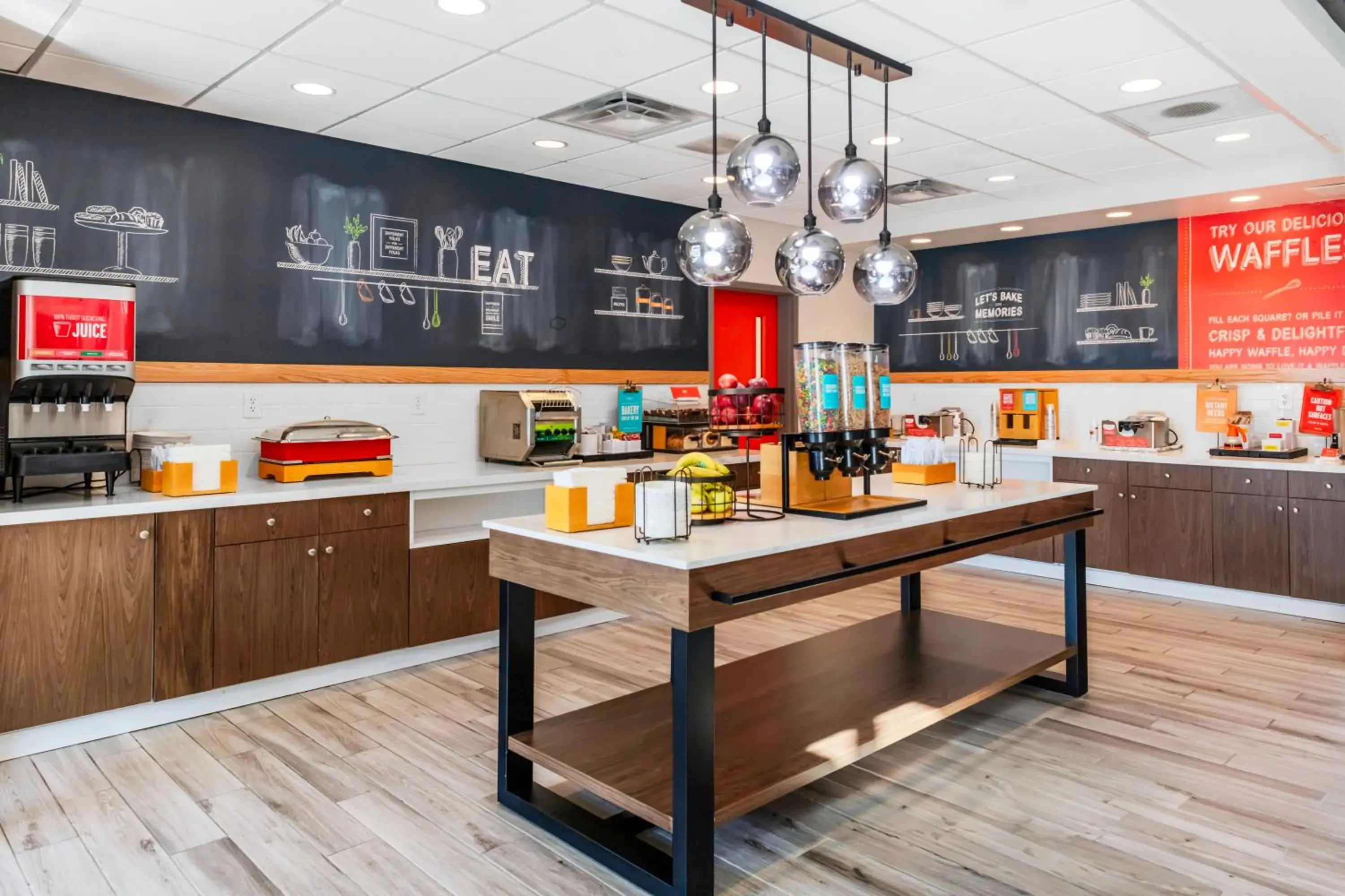 Breakfast in Hampton Inn & Suites Indianapolis West Speedway Breakfast in Hampton Inn & Suites Indianapolis West Speedway