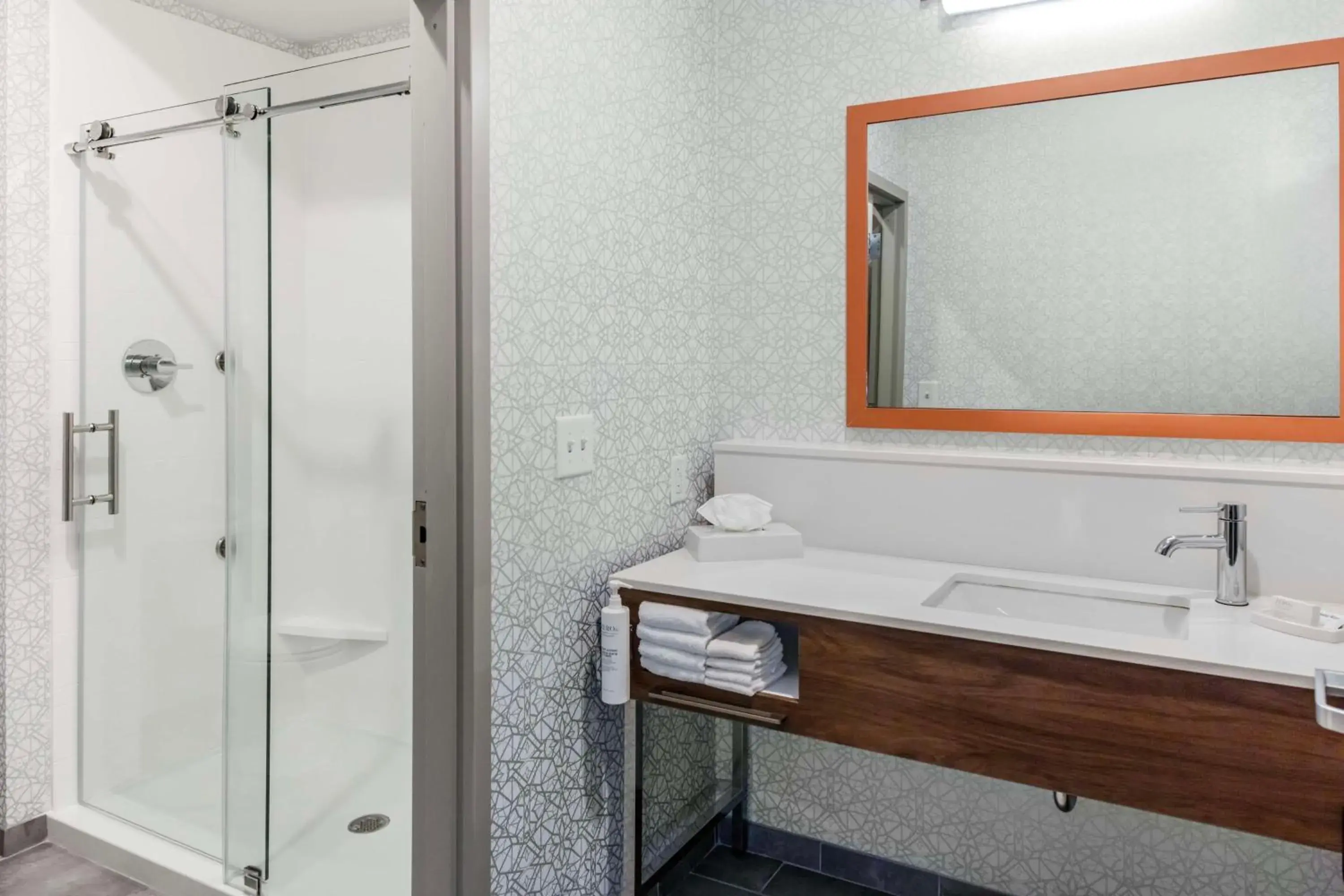 Bathroom in Hampton Inn & Suites Indianapolis West Speedway Bathroom in Hampton Inn & Suites Indianapolis West Speedway