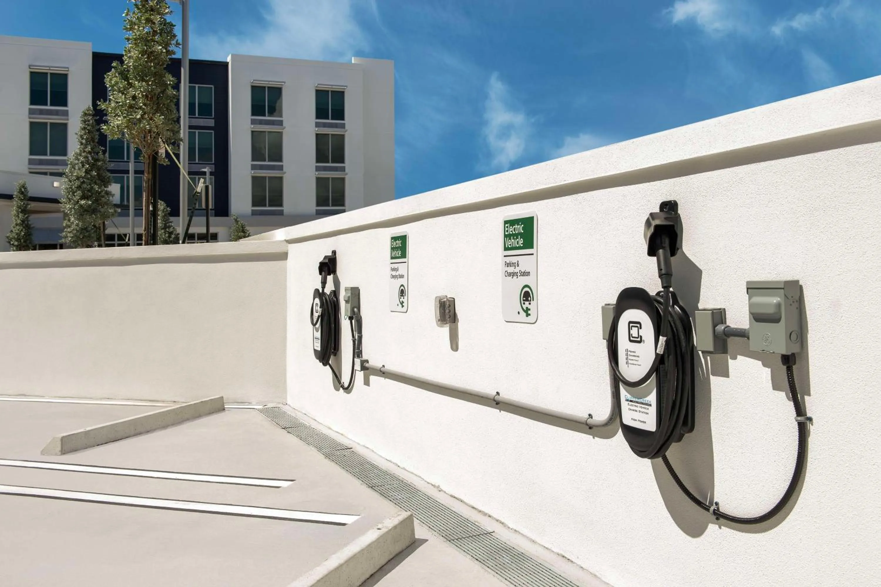 Property building in Hampton Inn Delray Beach