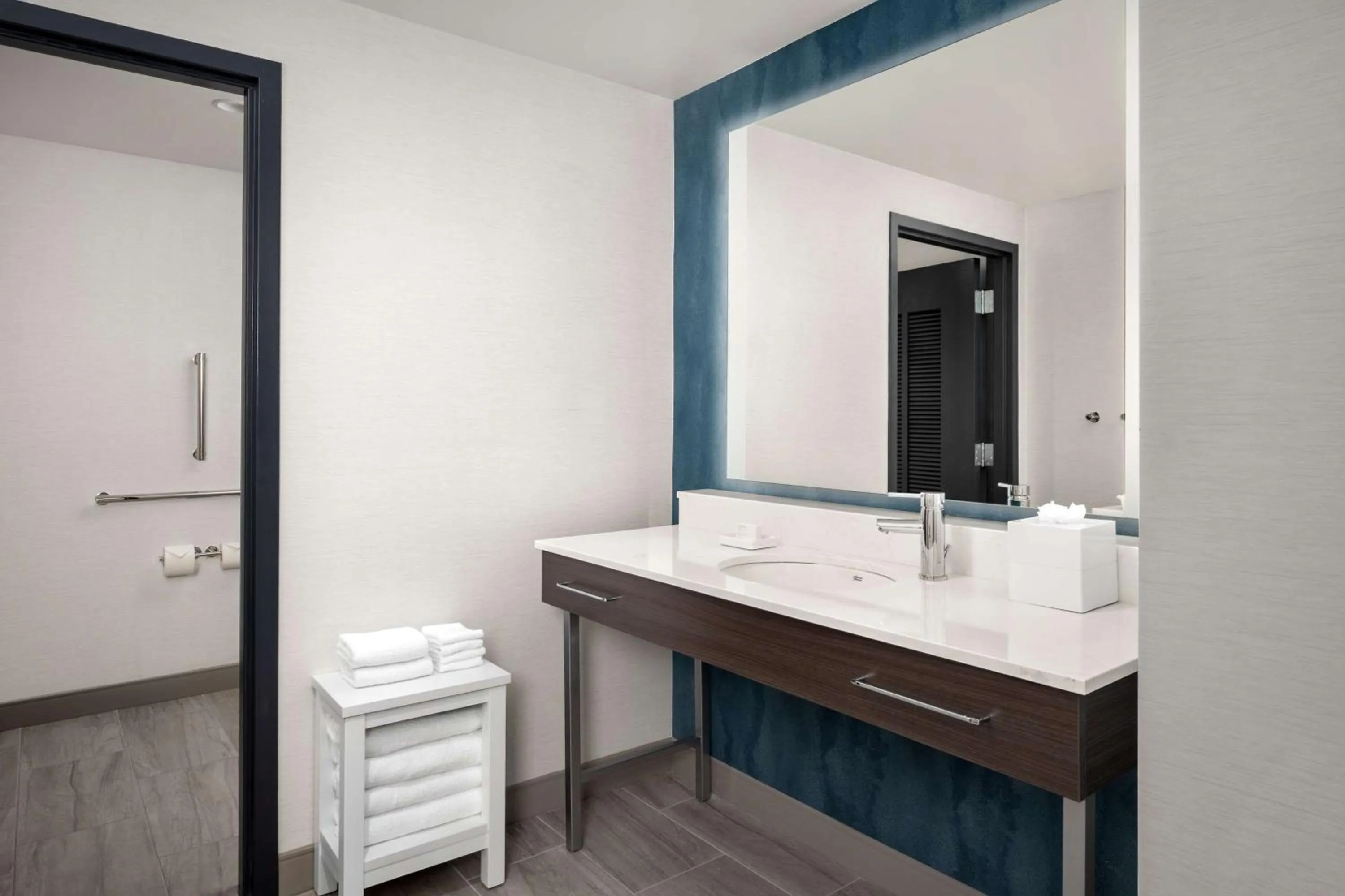 Bathroom in Hampton Inn Delray Beach