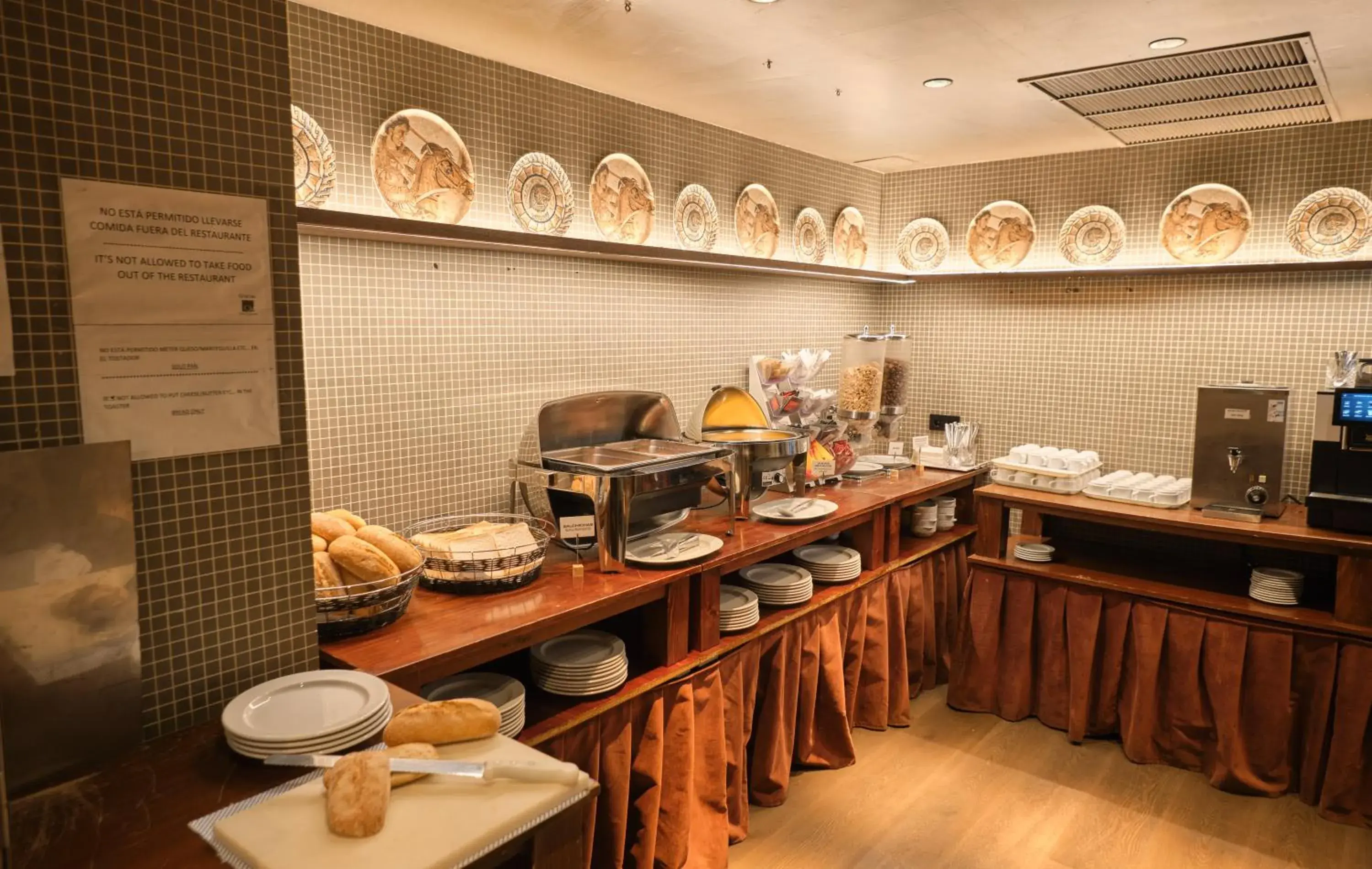 Restaurant/places to eat in Windsor Puerta del Sol Restaurant/places to eat in Windsor Puerta del Sol