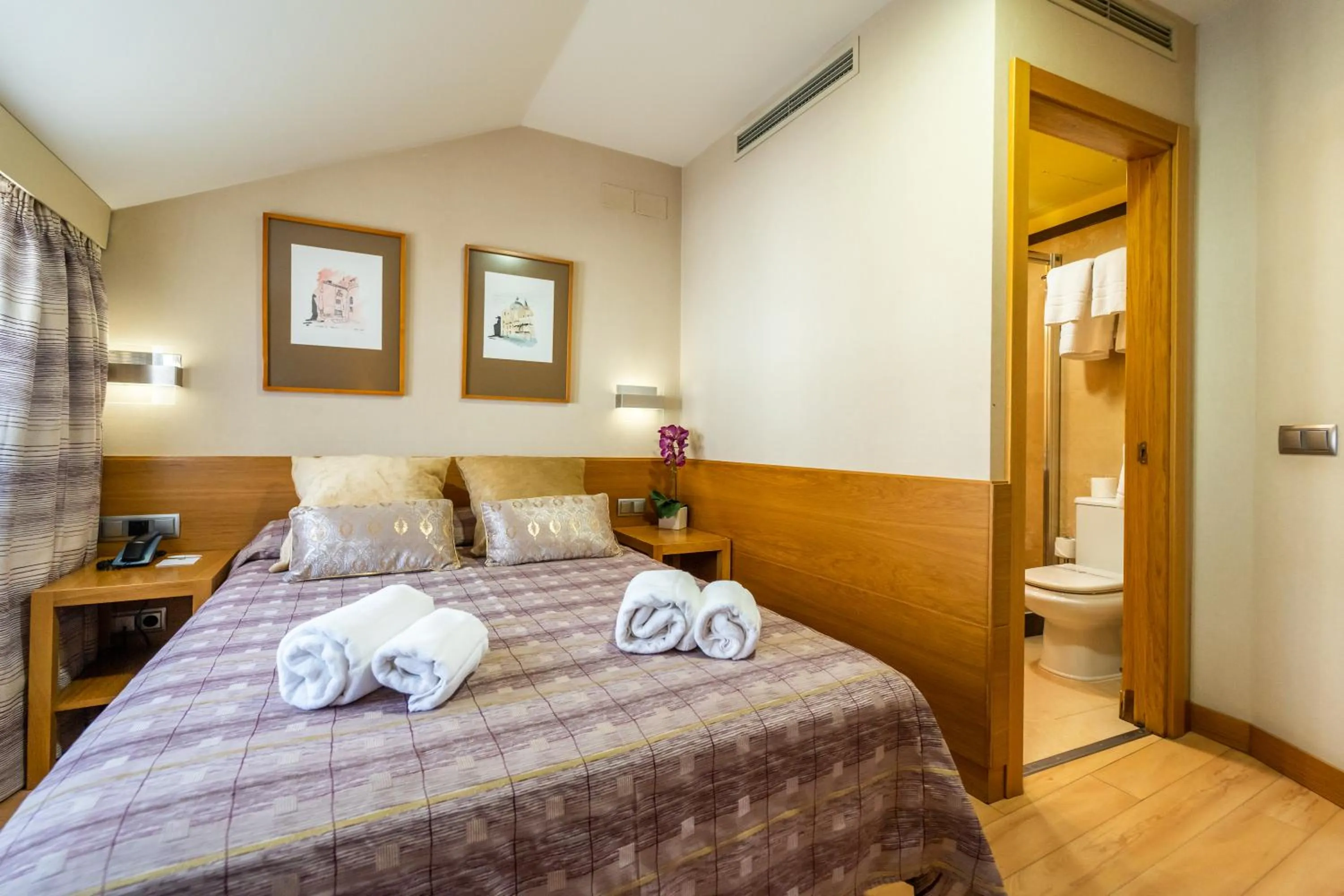 Shower, Bed in El Pasaje