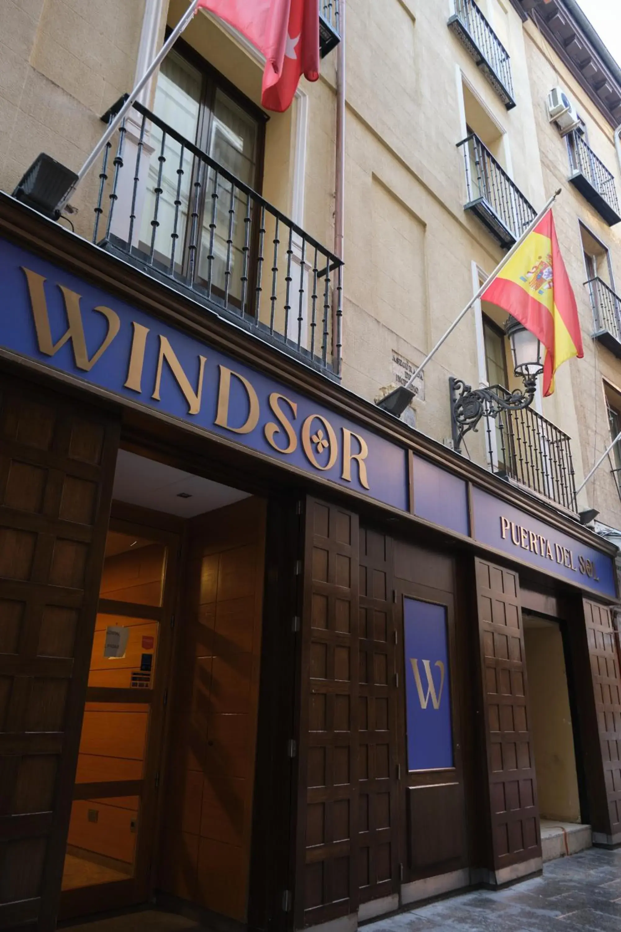 Property building in Windsor Puerta del Sol Property building in Windsor Puerta del Sol