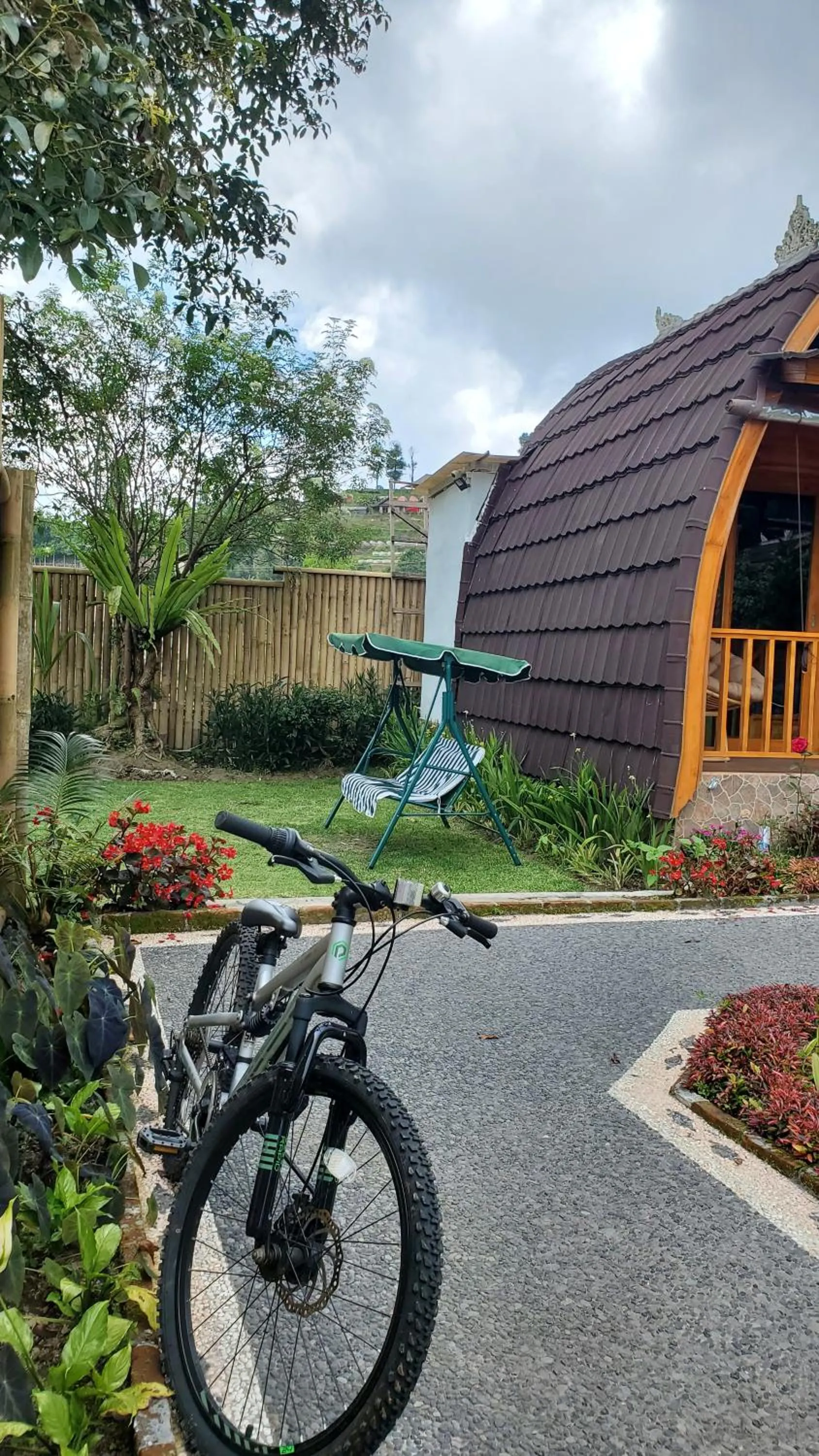 Cycling in Kabinku Bali