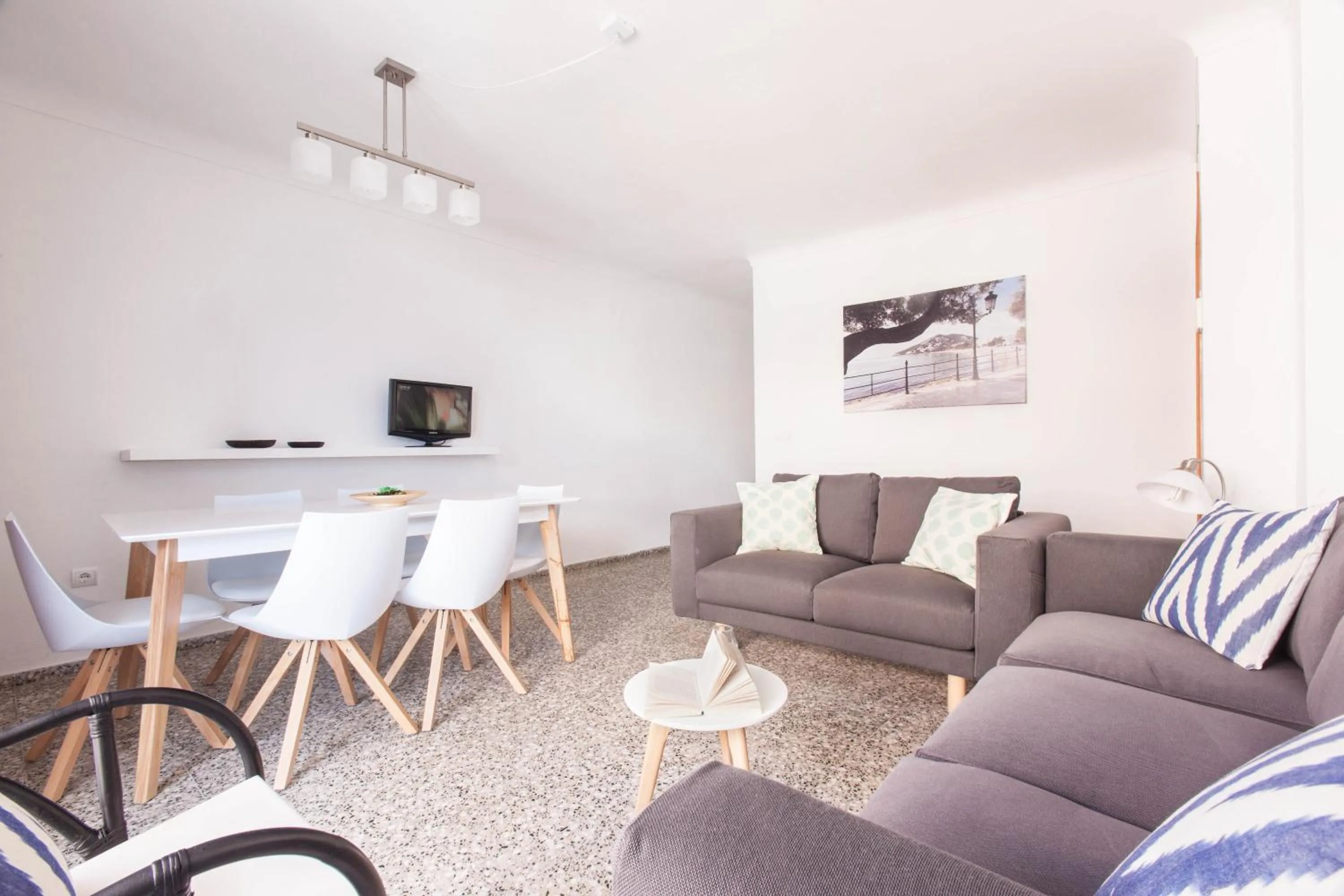 Dining area in Apartamentos Bahia