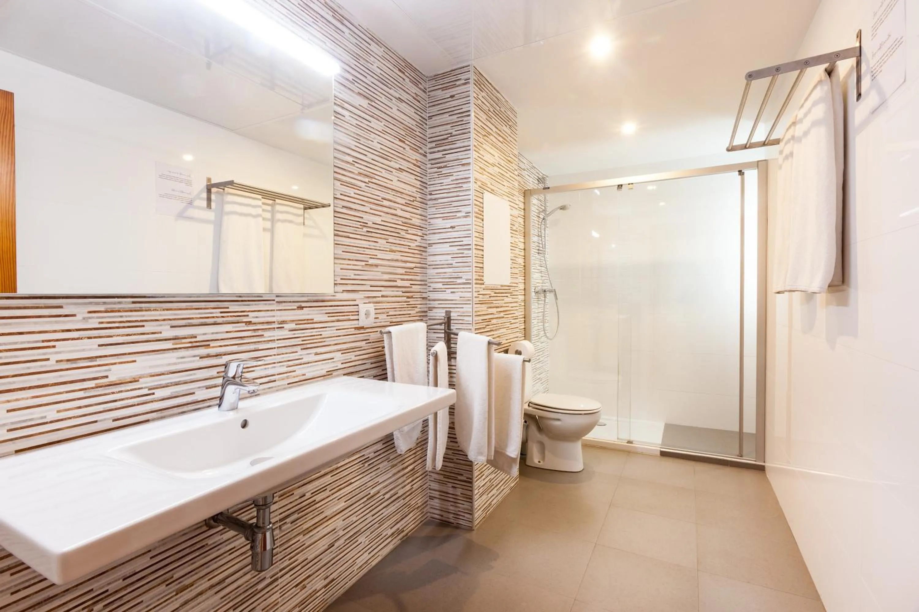 Bathroom in Apartamentos Bahia