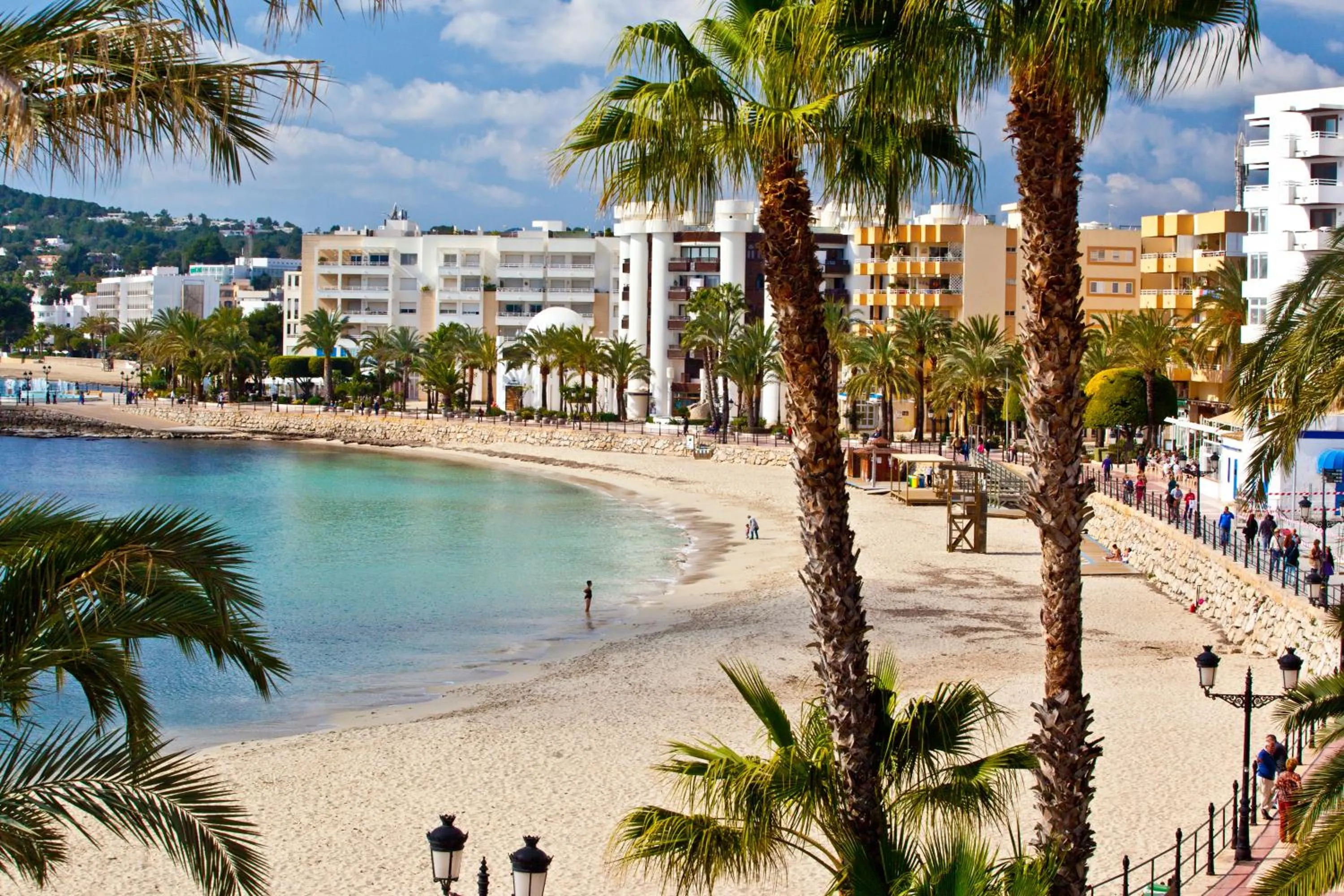 Beach in Apartamentos Bahia