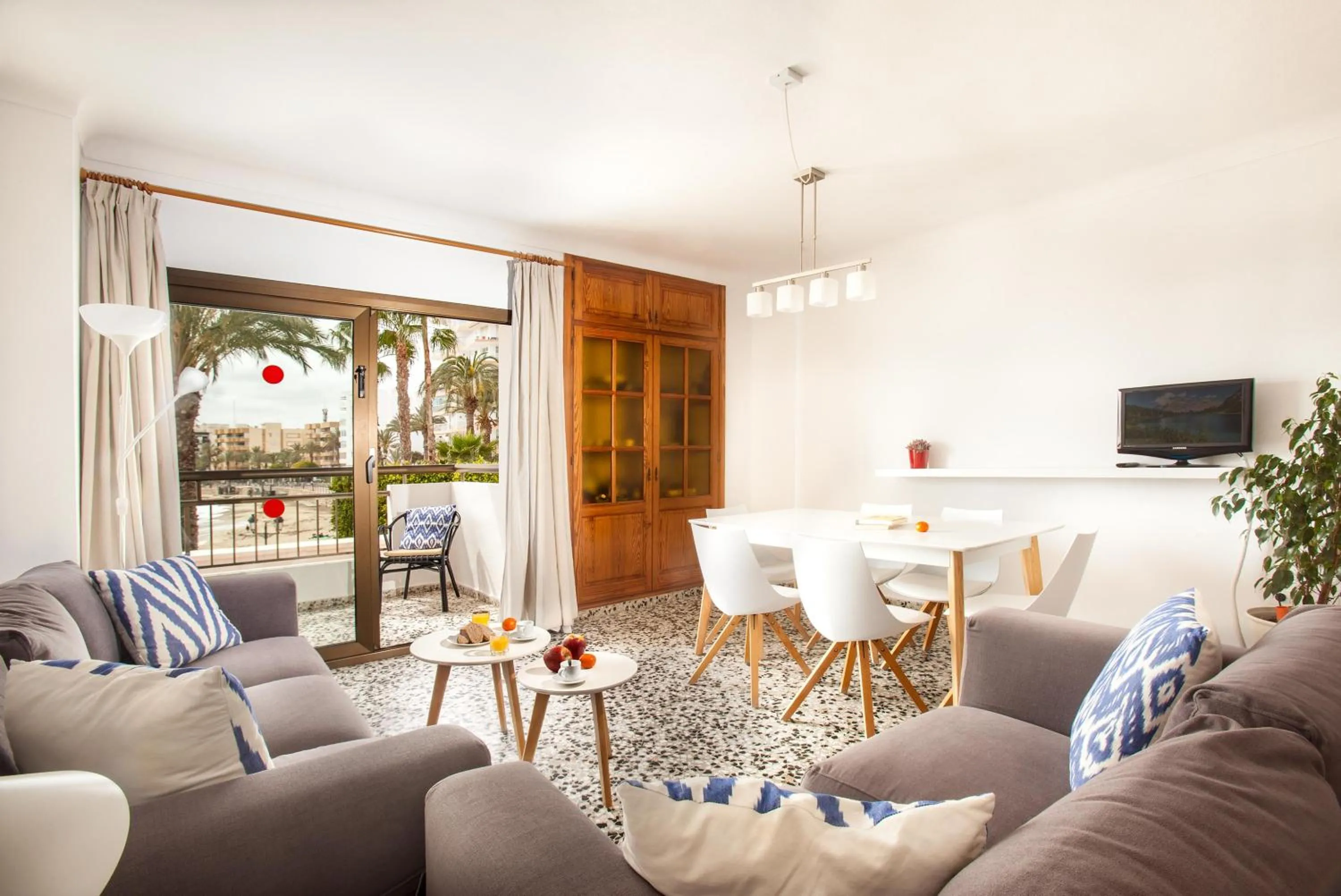 Dining area in Apartamentos Bahia