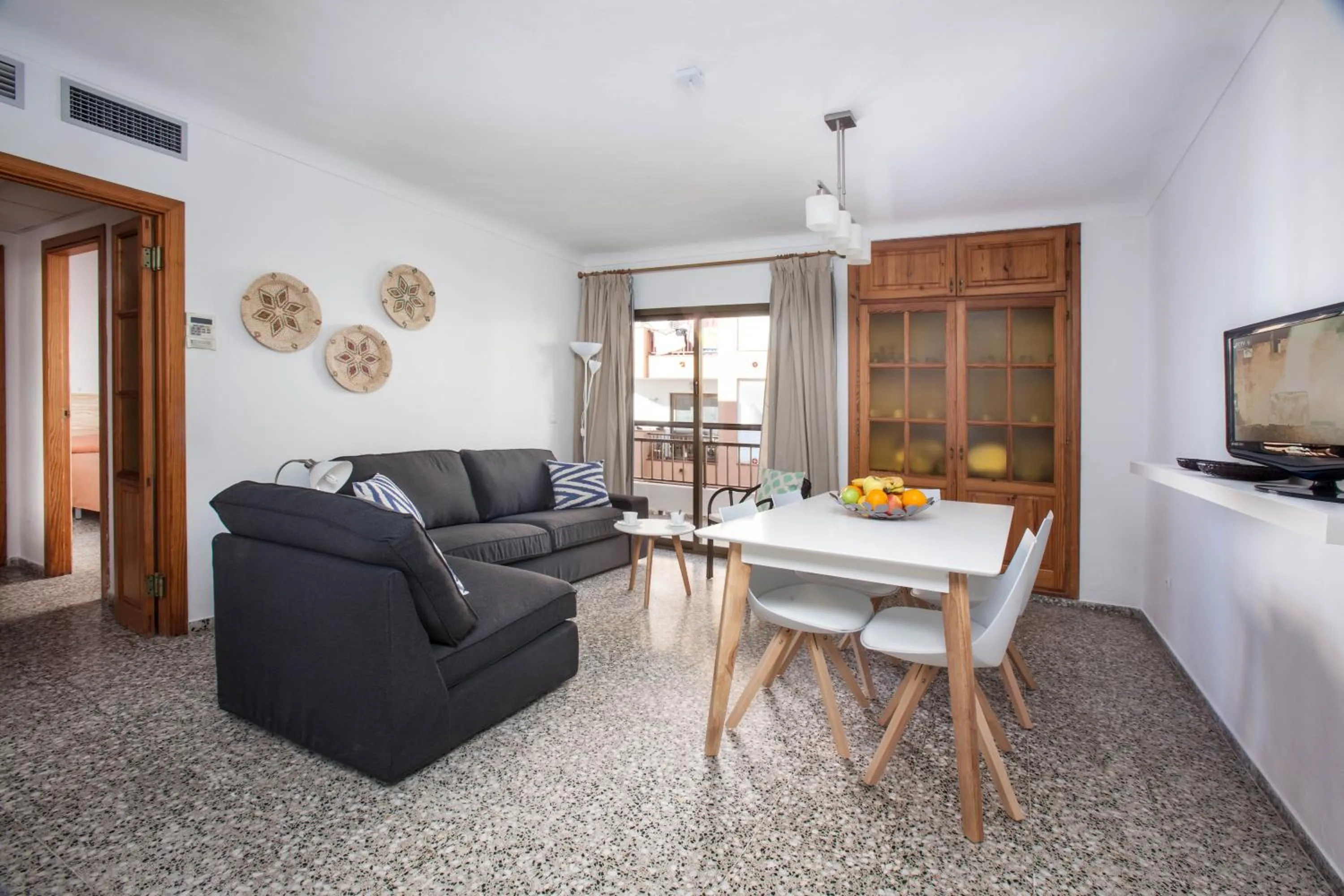 Dining area in Apartamentos Bahia