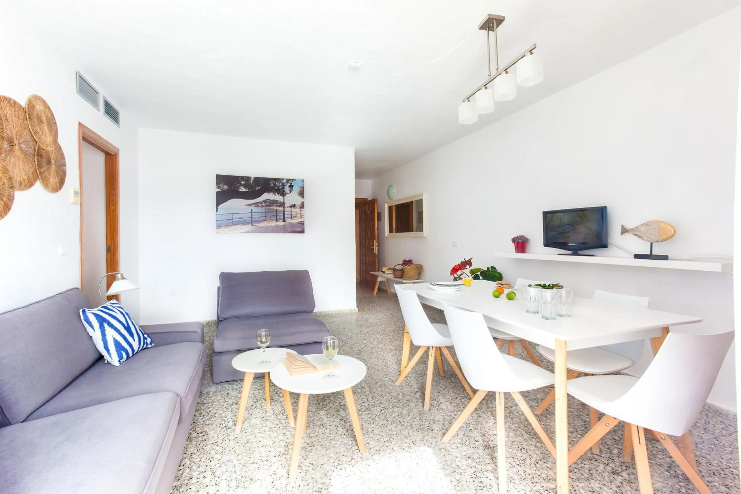 Dining area in Apartamentos Bahia