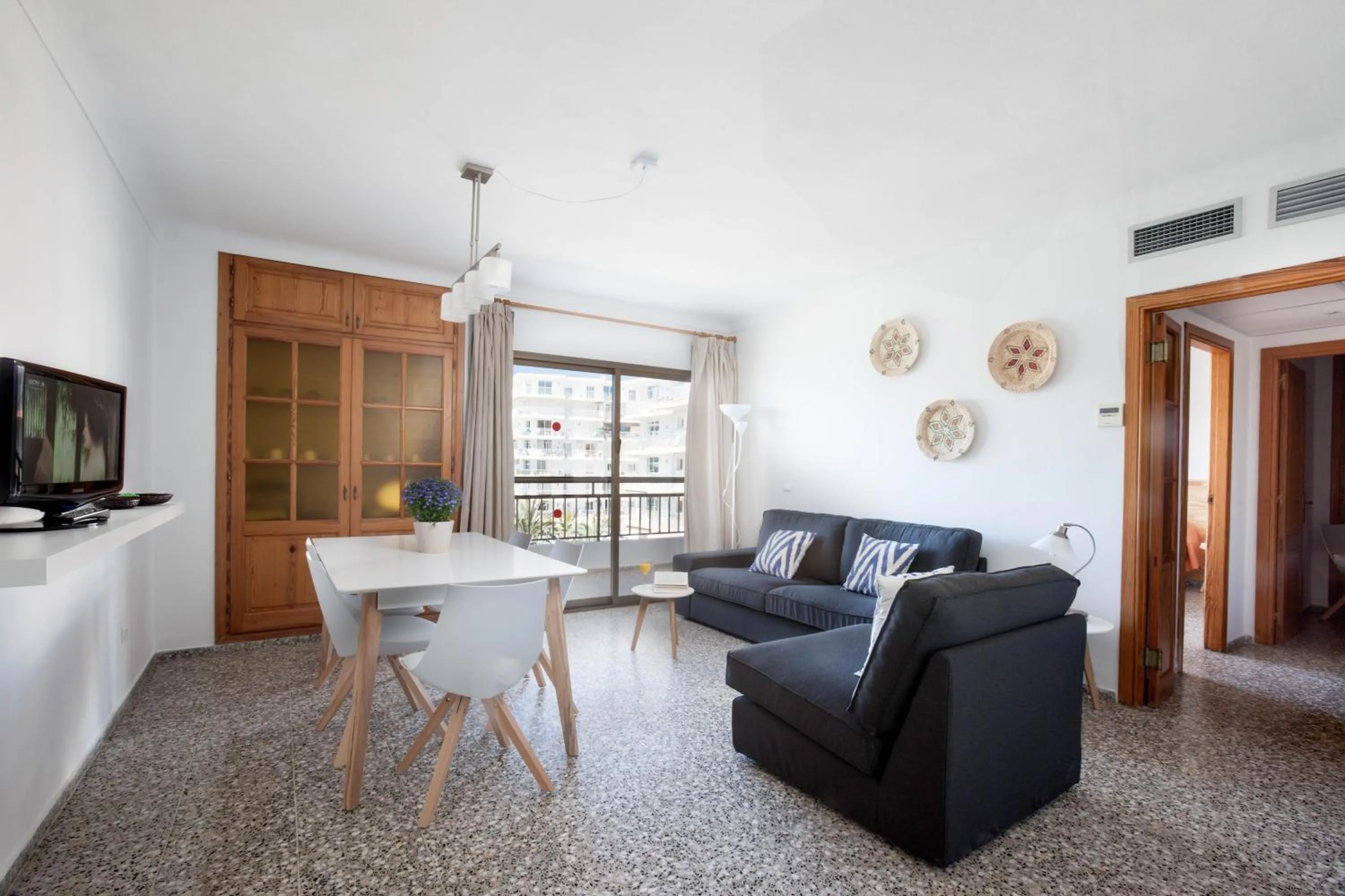 Dining area in Apartamentos Bahia