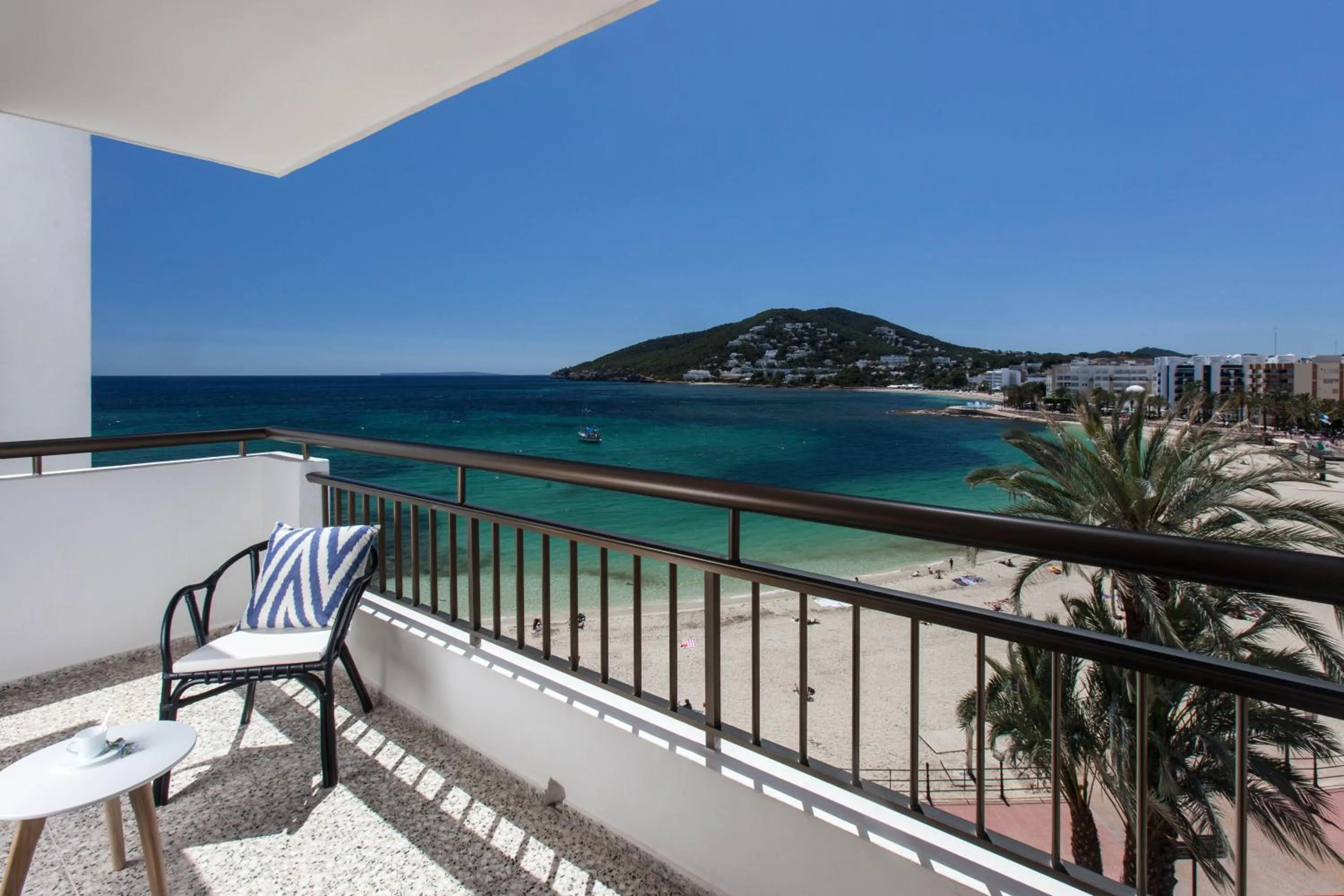 Sea view in Apartamentos Bahia