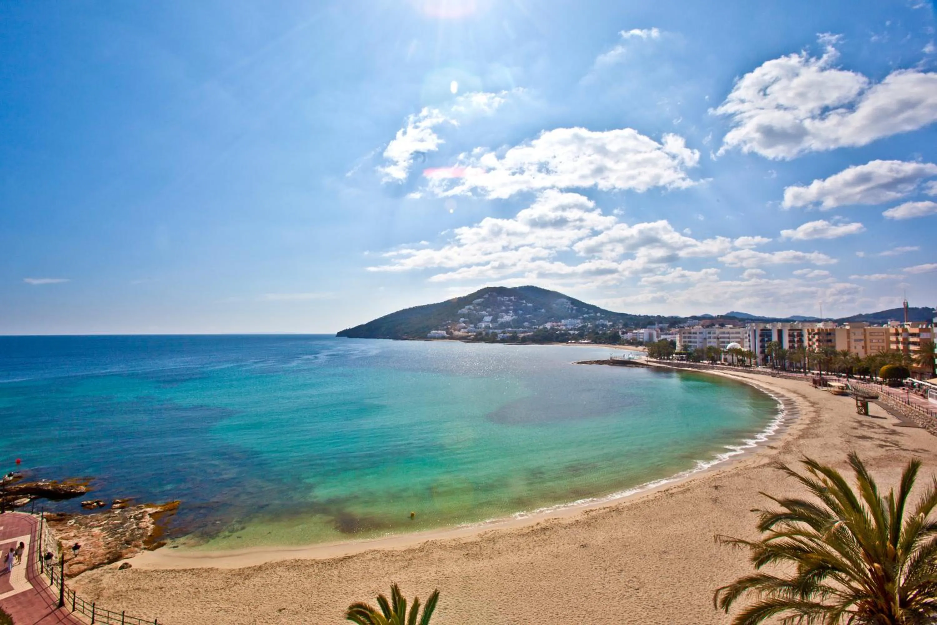 Beach in Apartamentos Bahia
