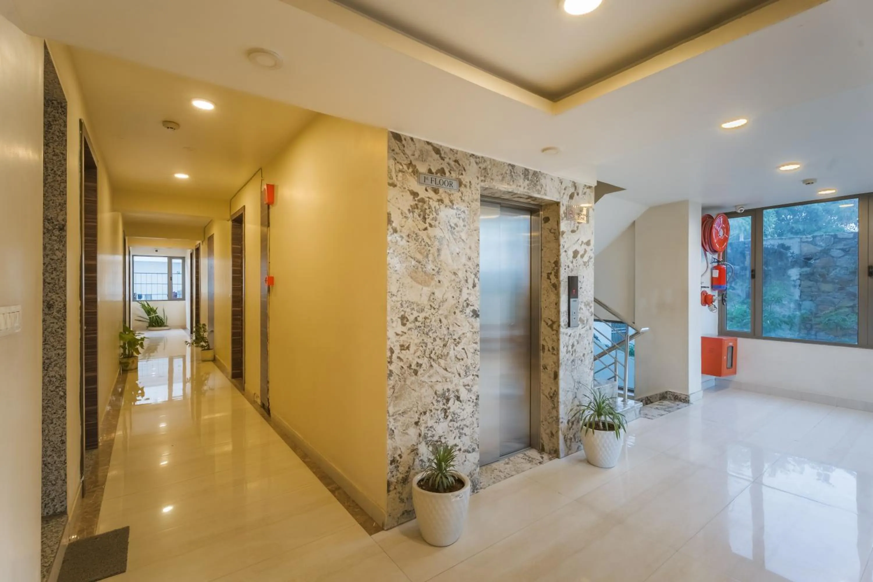elevator in Tripli Hotels WonderCliff