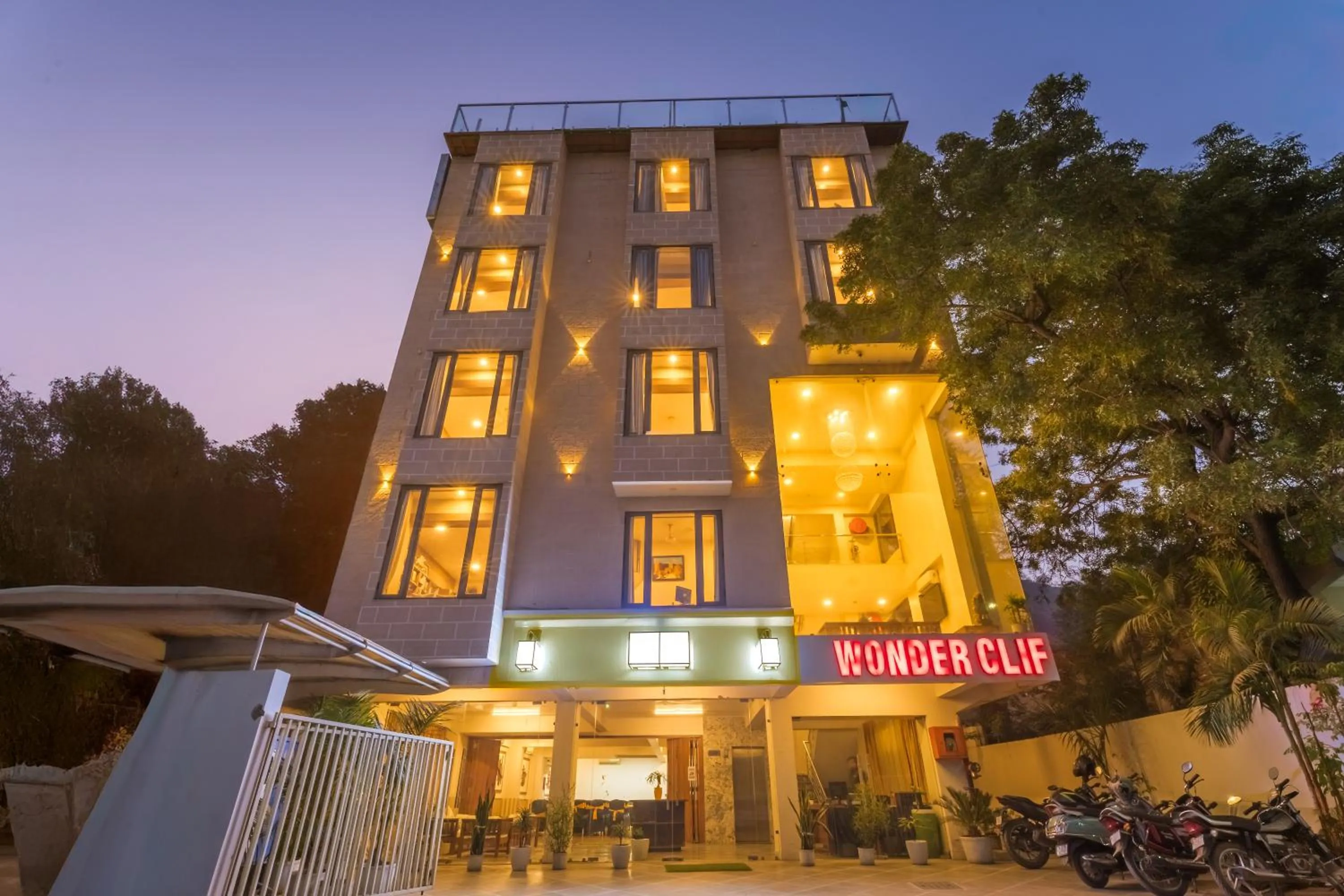 Property building in Tripli Hotels WonderCliff