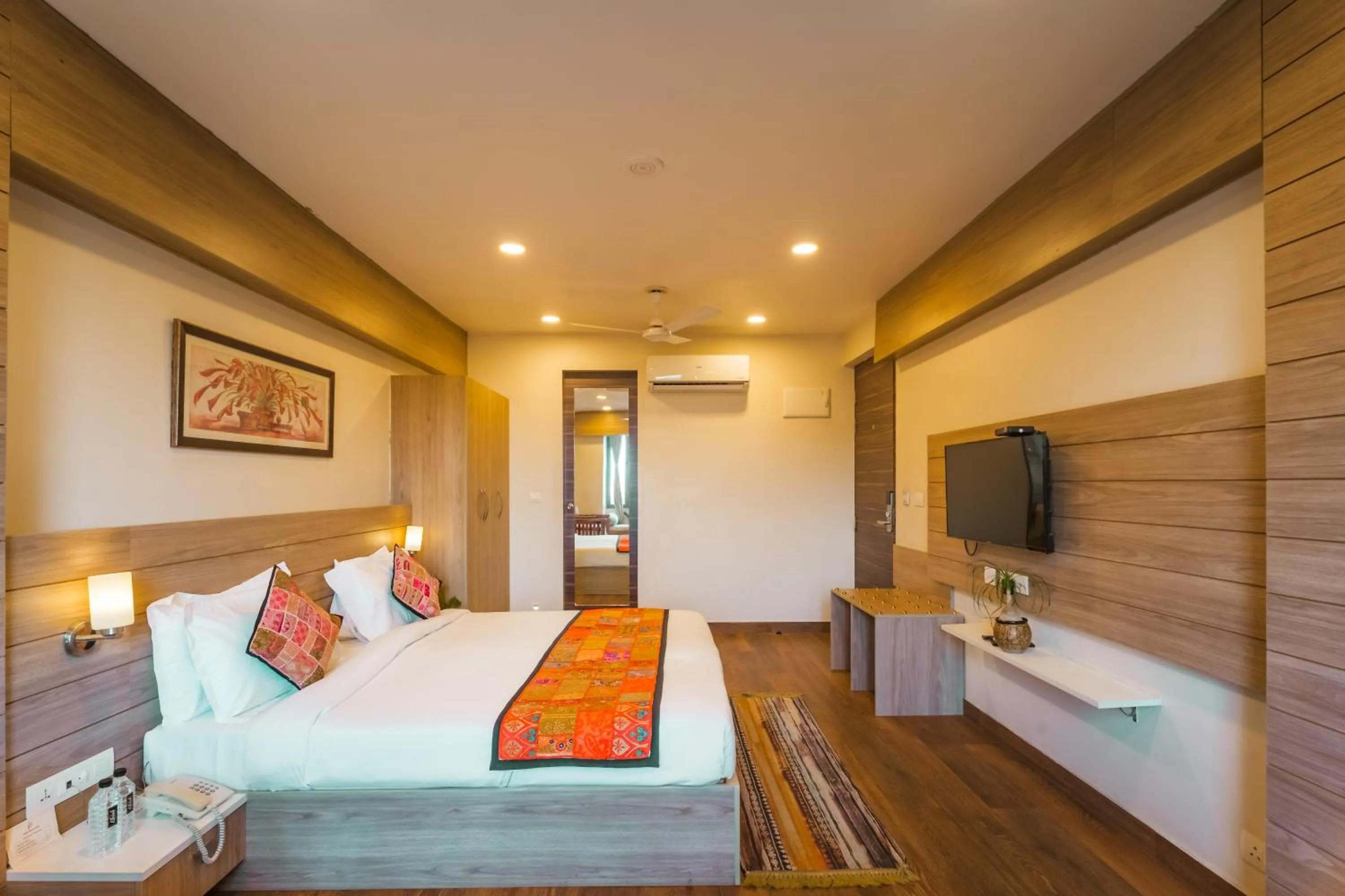 TV and multimedia in Tripli Hotels WonderCliff
