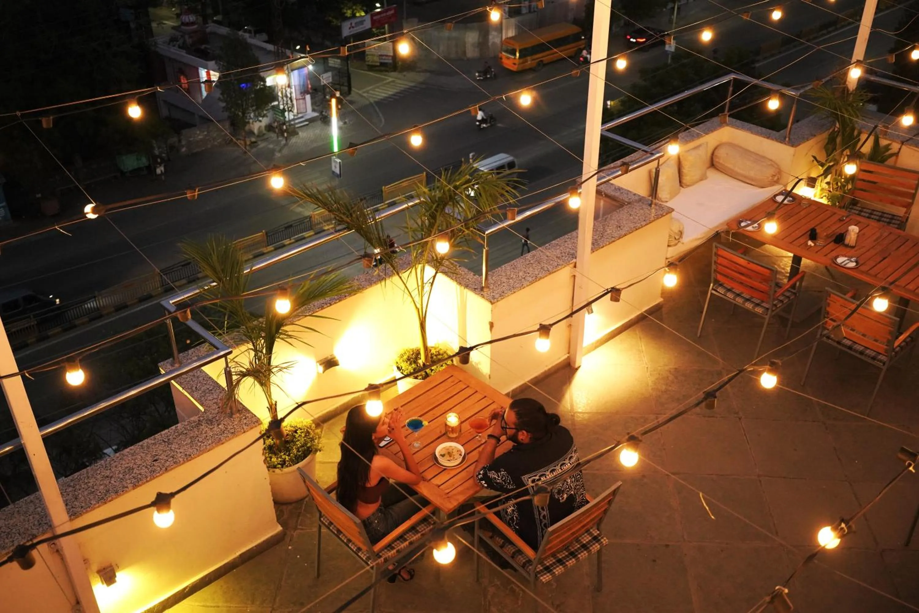 Restaurant/places to eat in Tripli Hotels WonderCliff