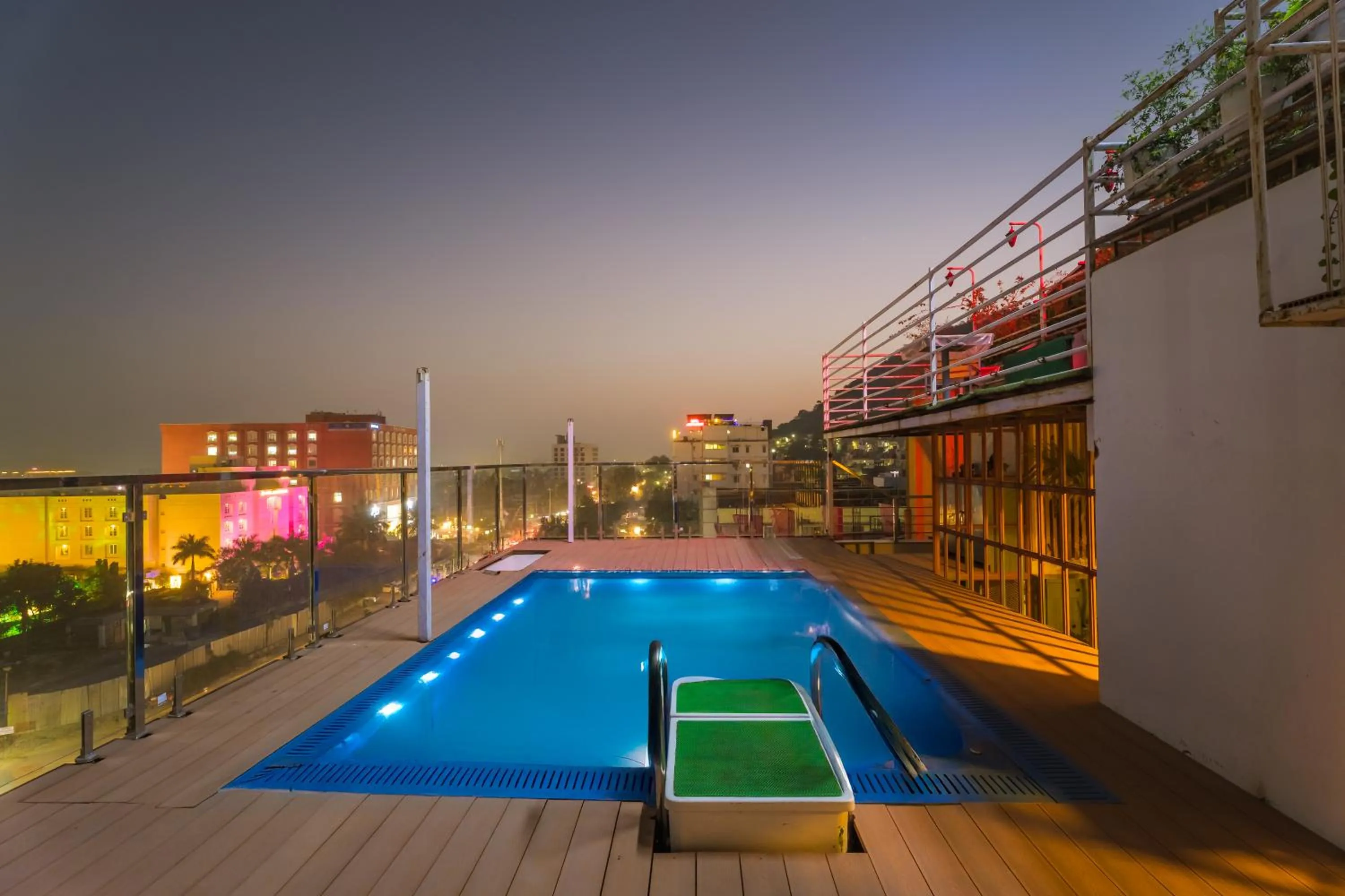 Swimming pool in Tripli Hotels WonderCliff