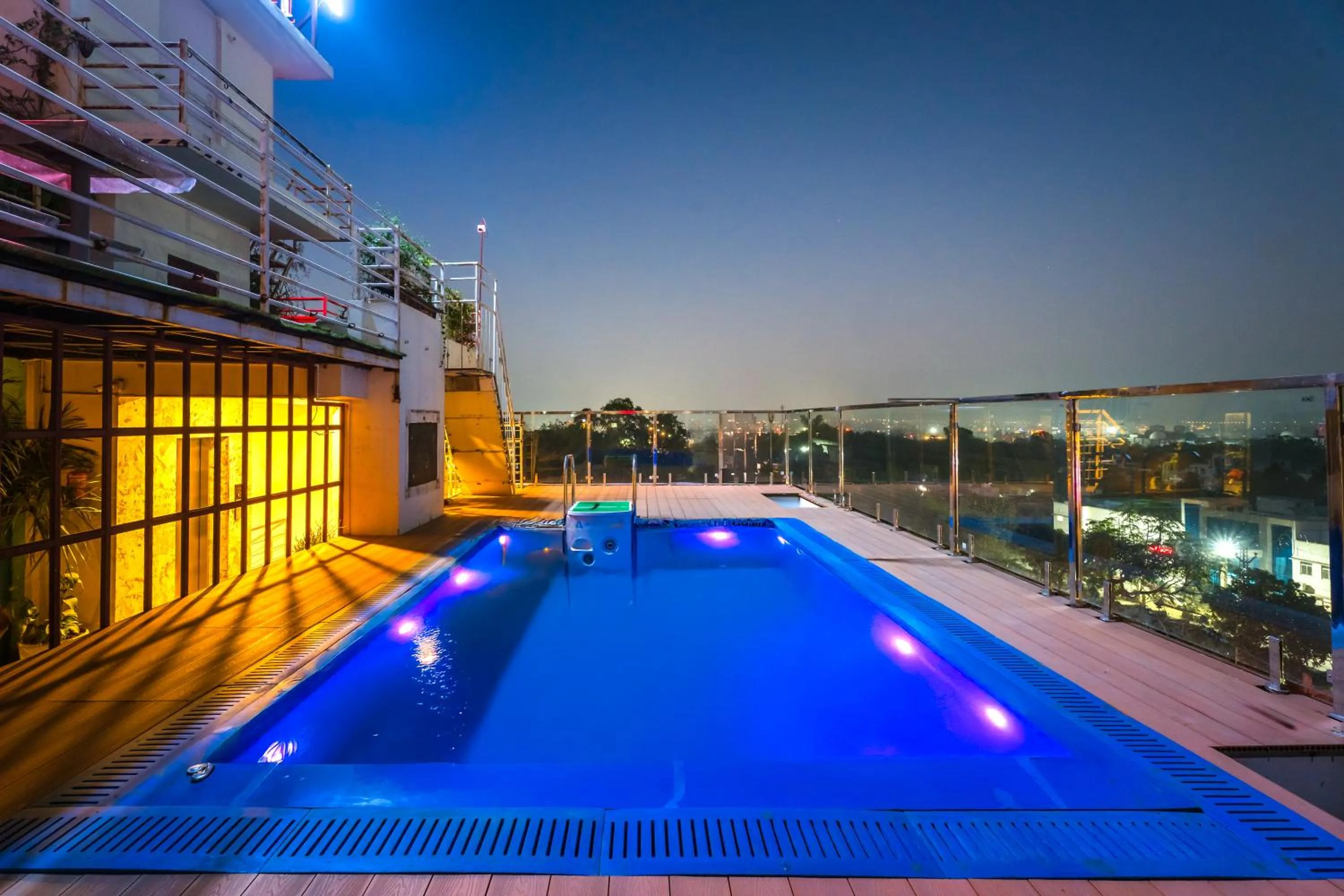 Swimming pool in Tripli Hotels WonderCliff