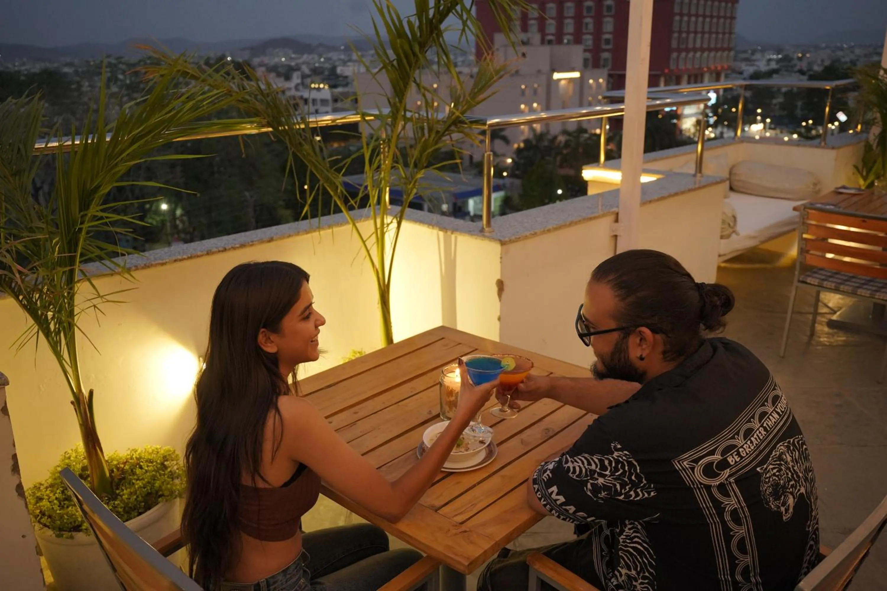 Restaurant/places to eat in Tripli Hotels WonderCliff