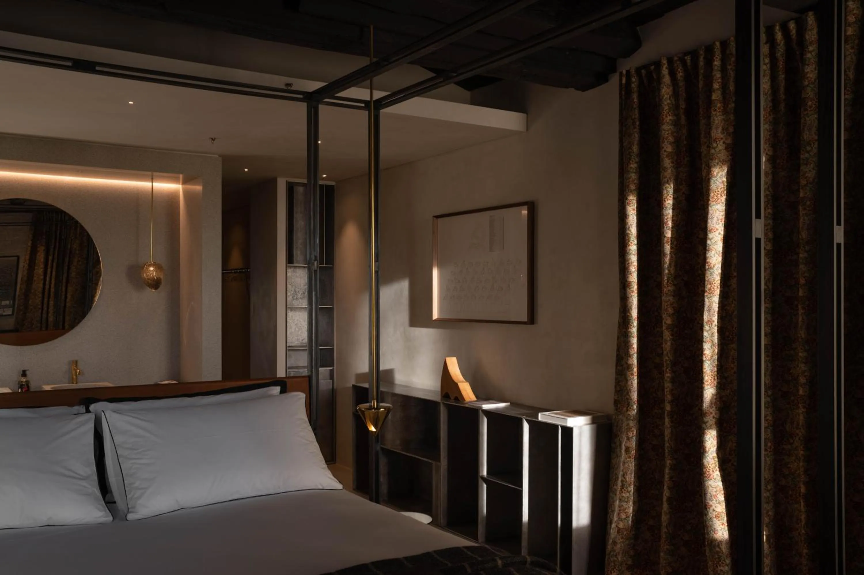 Photo of the whole room, Bed in The Venice Venice Hotel