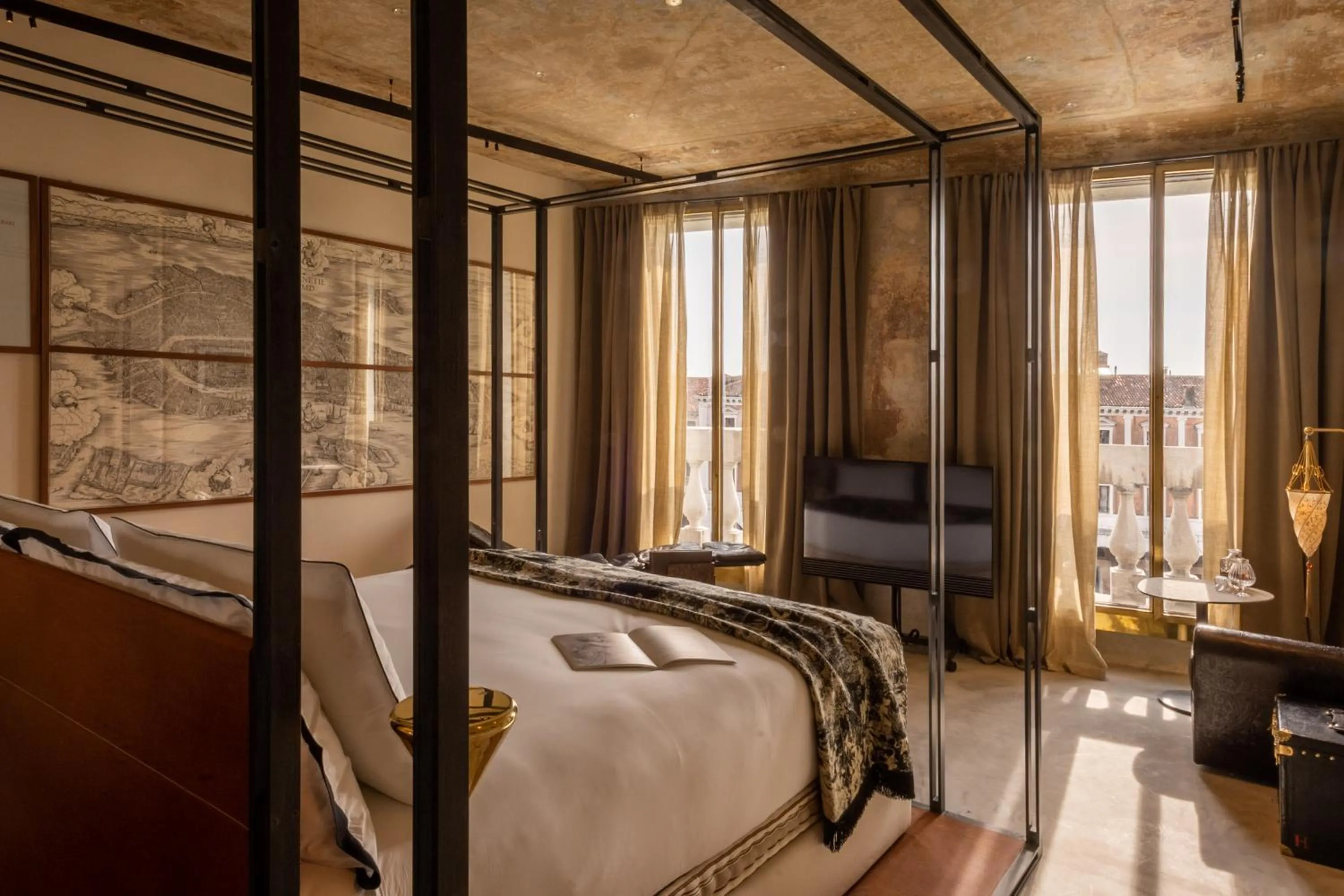 Photo of the whole room, Bed in The Venice Venice Hotel