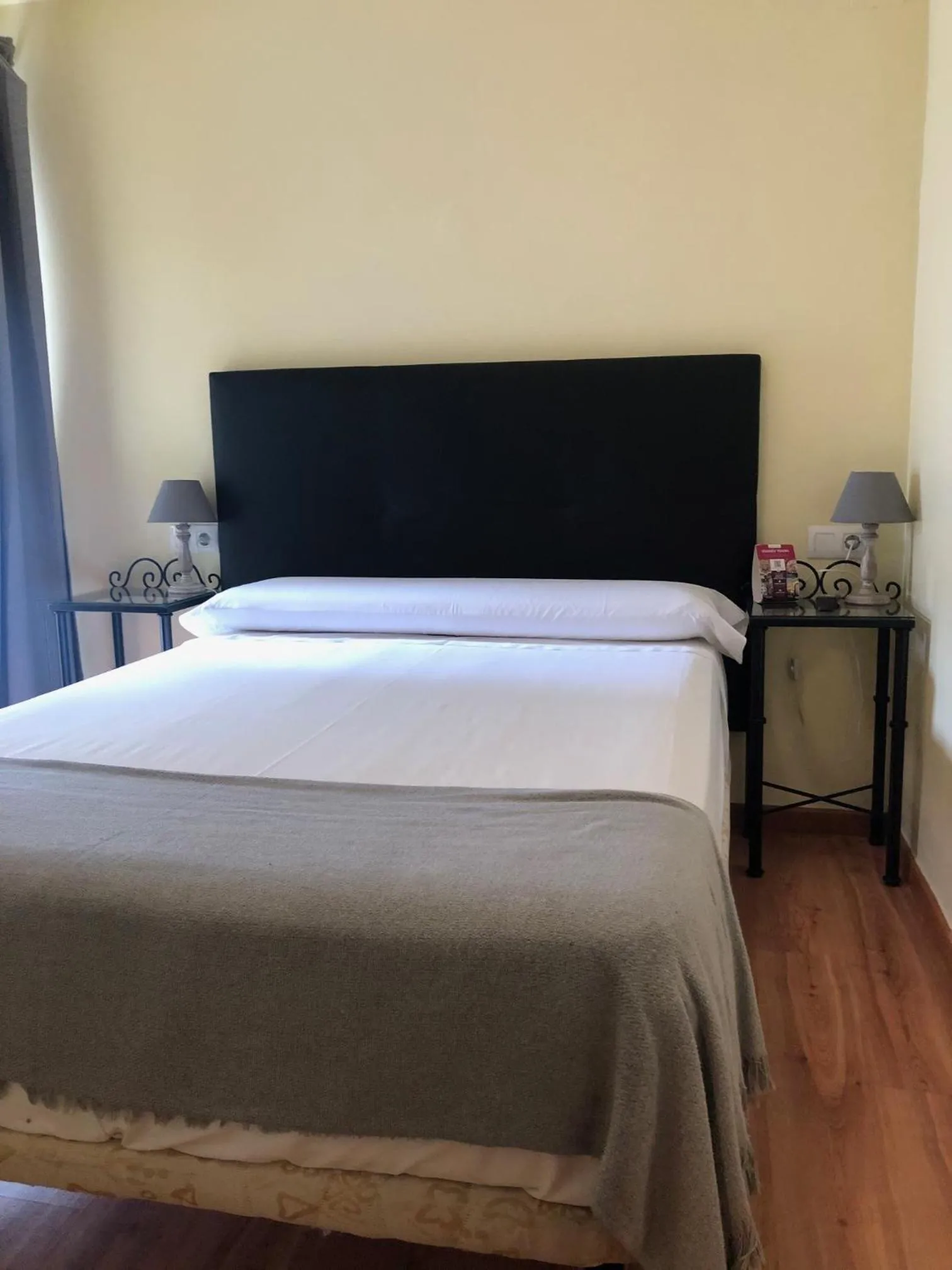 Bedroom, Bed in Hospedería Luis de Góngora