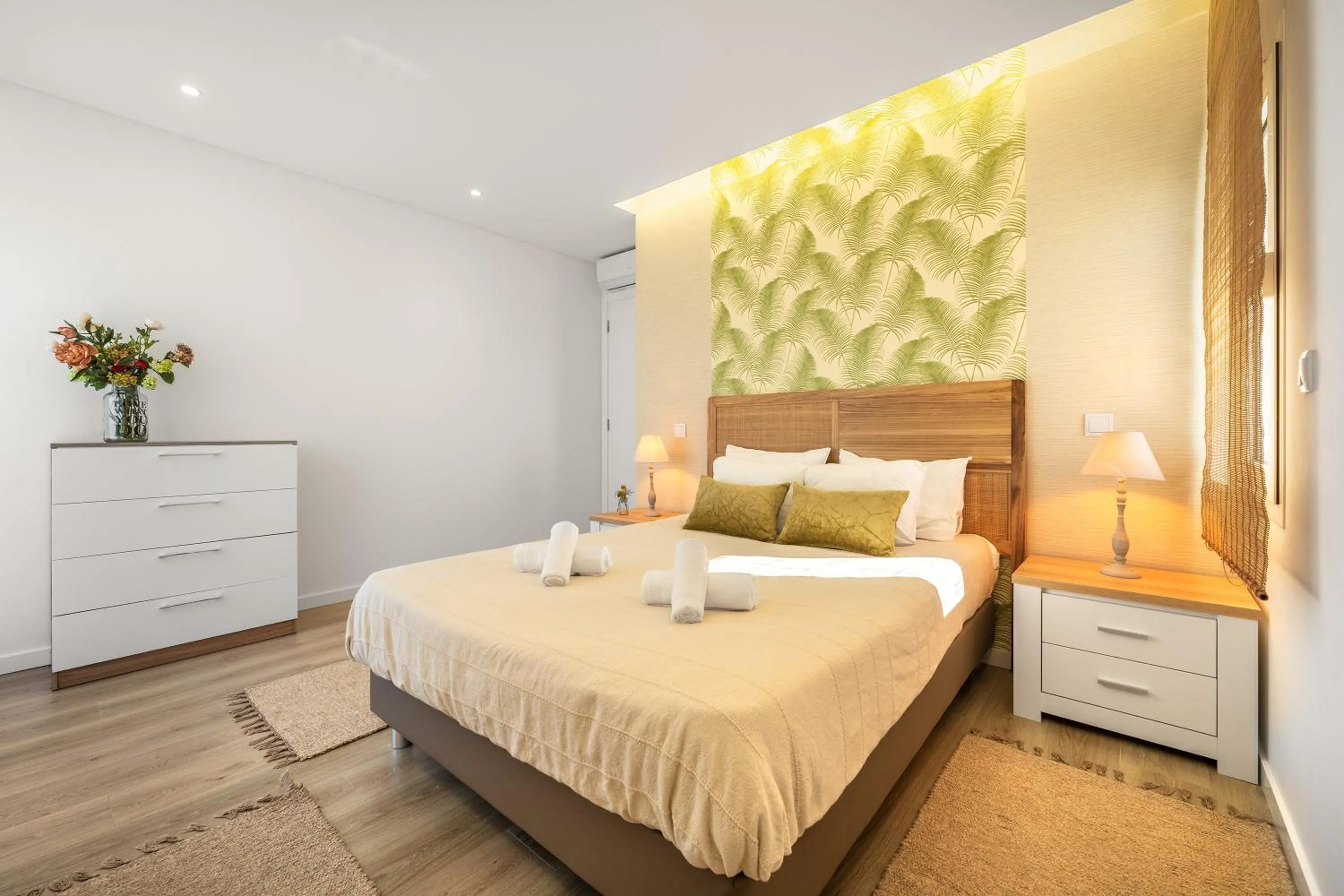 Ocean Lookout with private parking in the heart of Nazaré