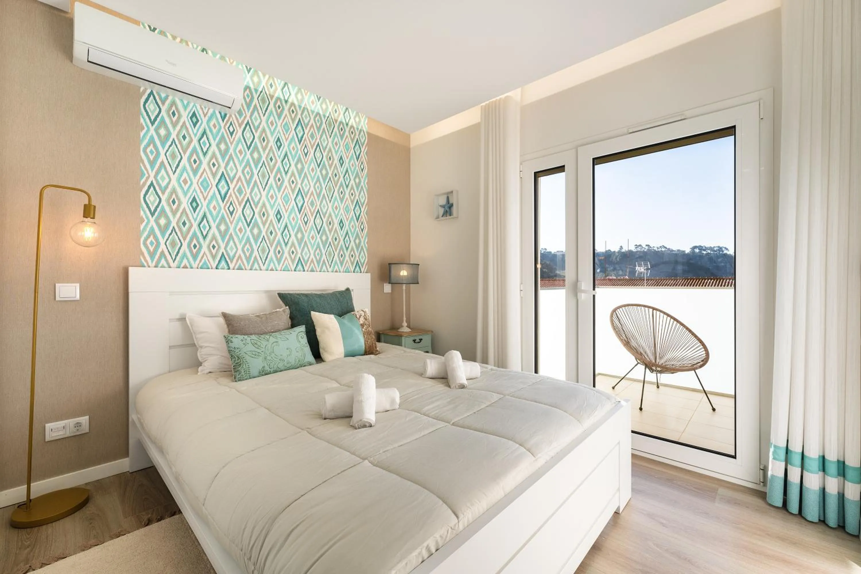 Ocean Lookout with private parking in the heart of Nazaré