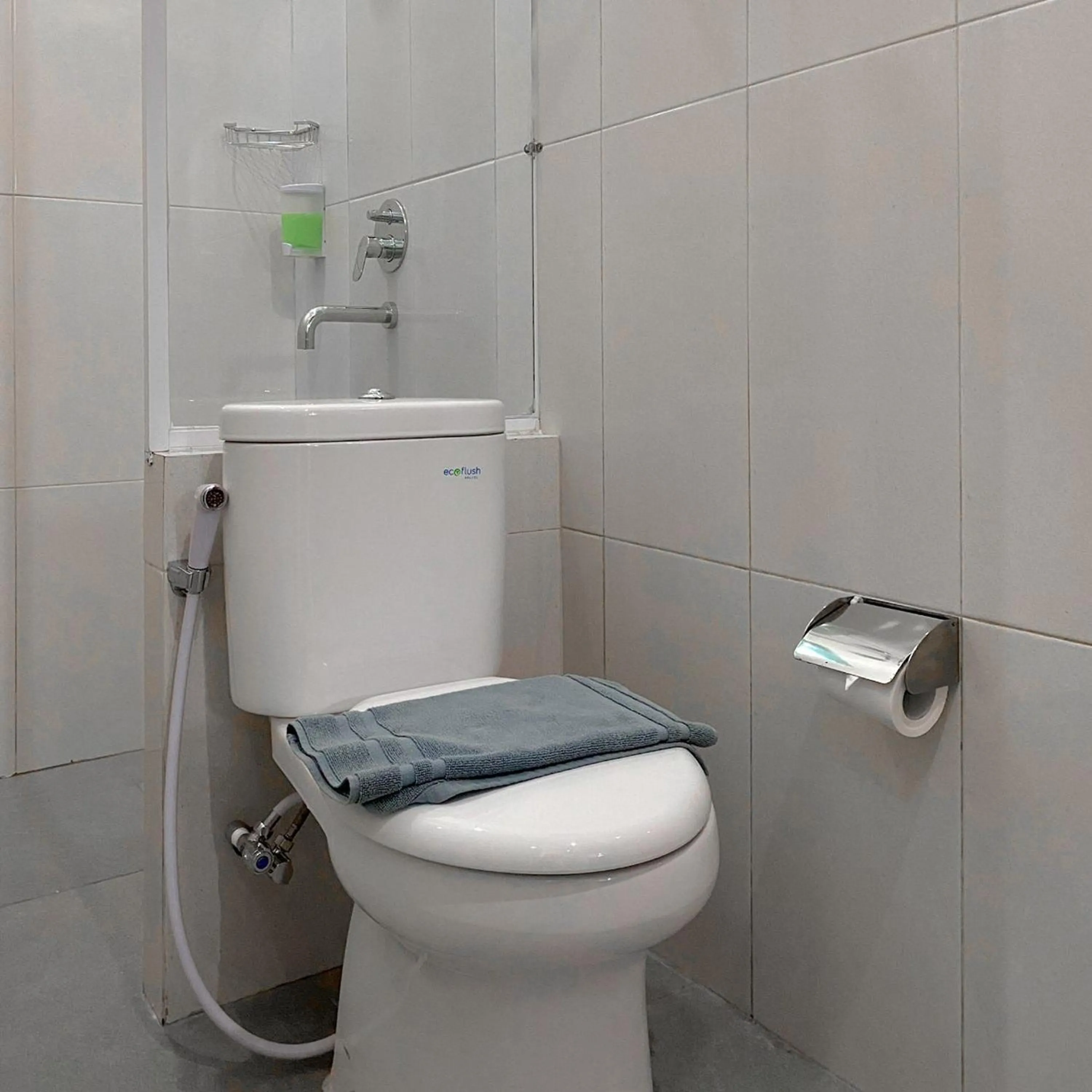 Toilet in Binumar Guest House