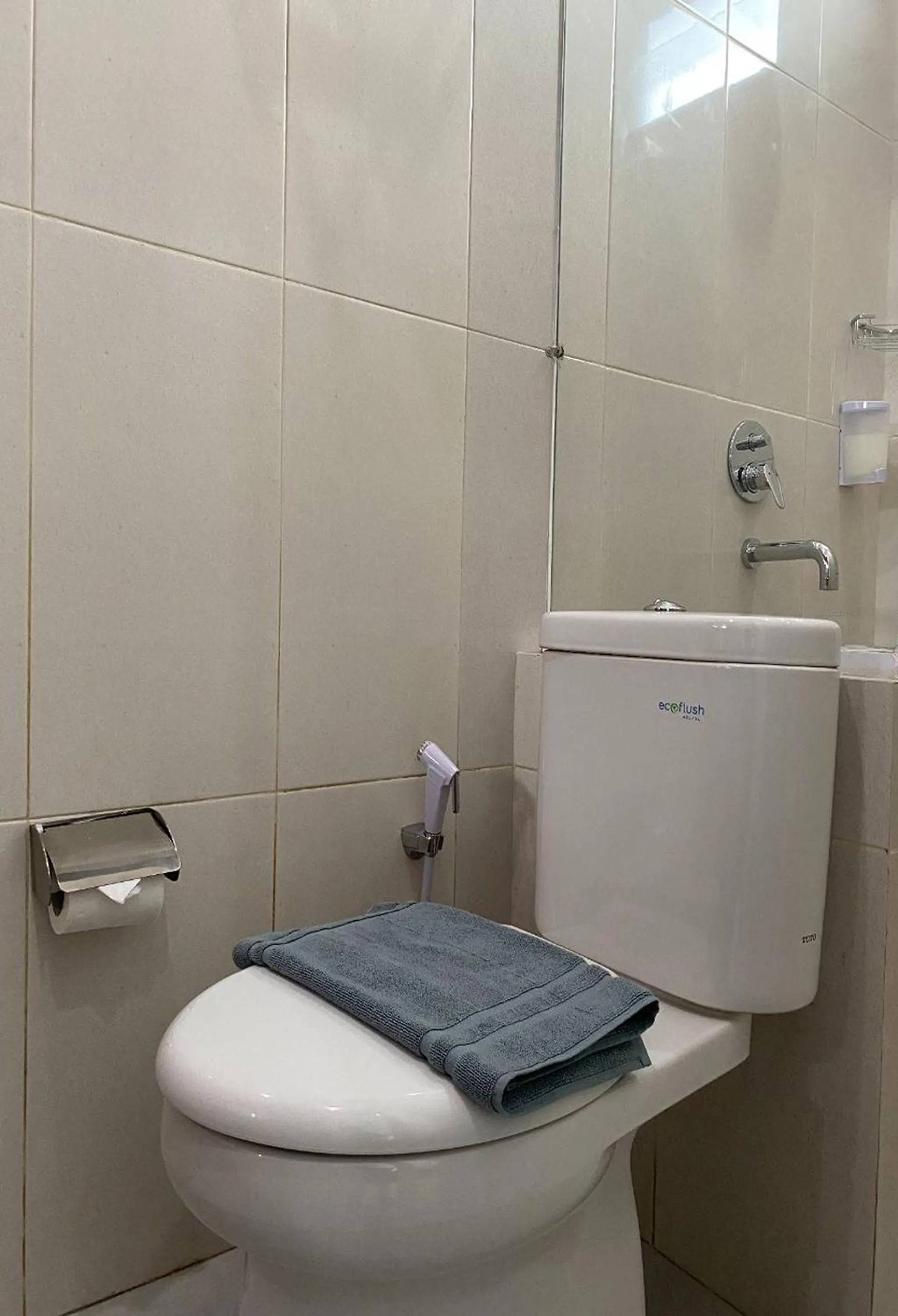 Toilet in Binumar Guest House