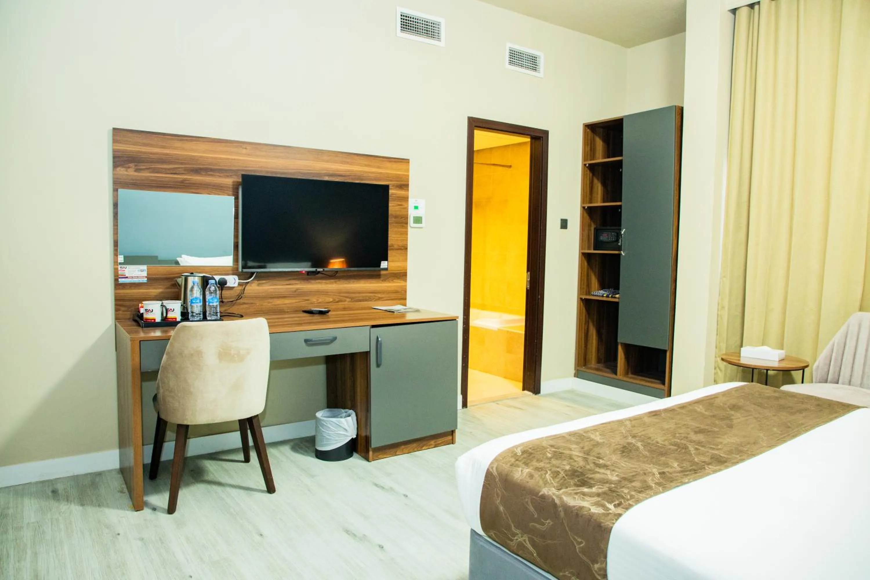 Bedroom, Bed in The Saj Hotel