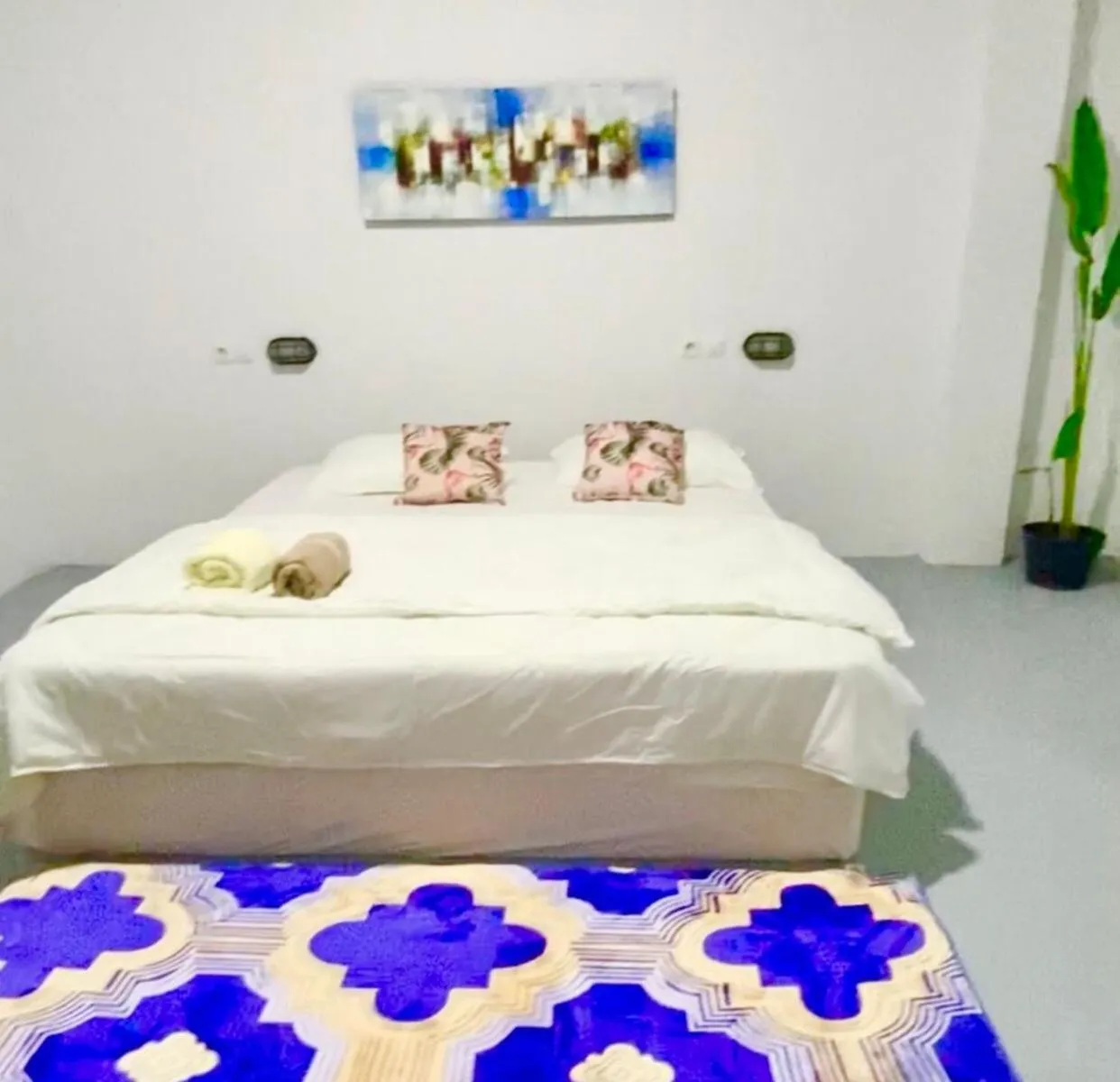 Bedroom, Bed in Komodo Indah Hotel