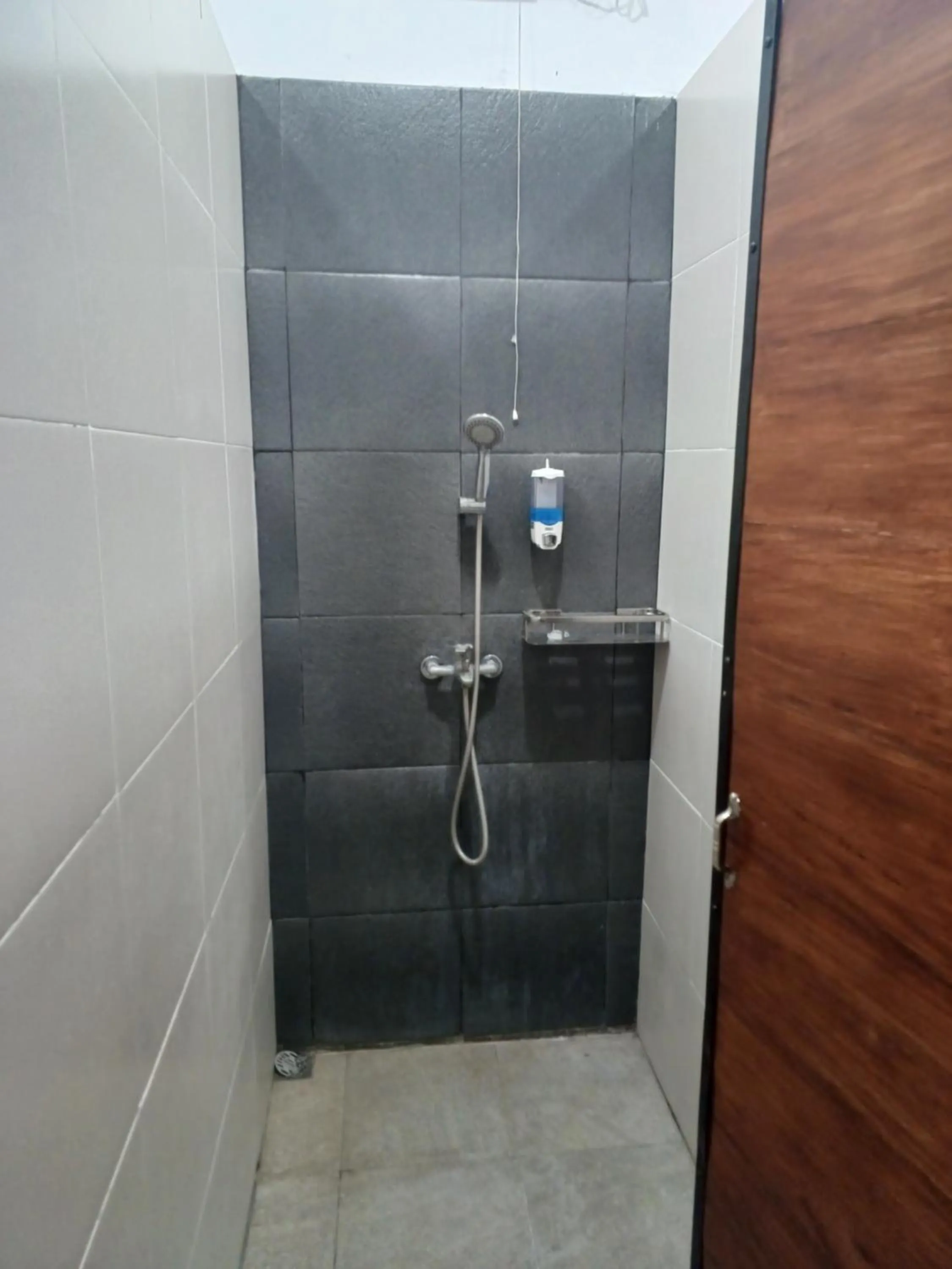 Shower in Komodo Indah Hotel