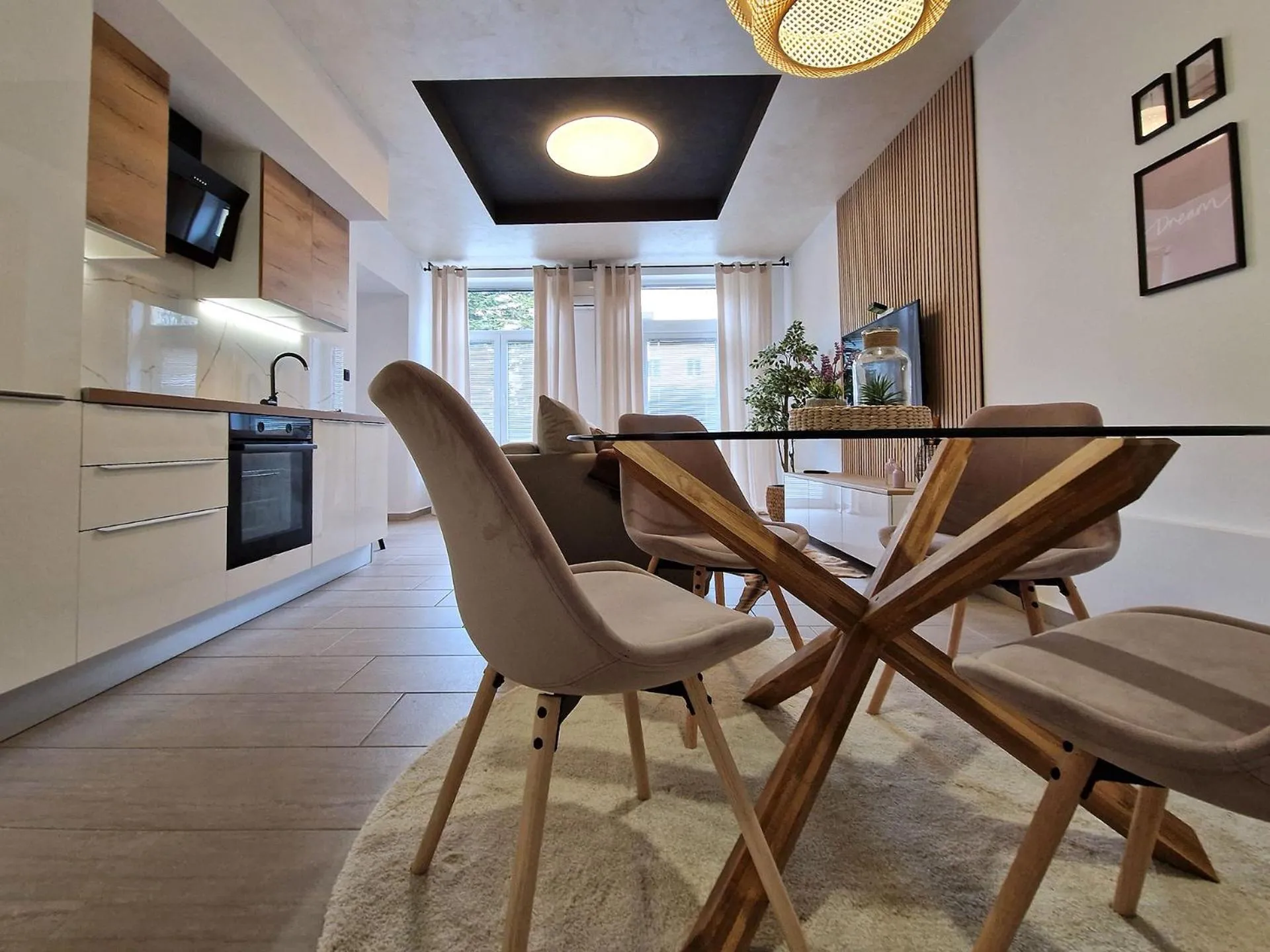Dining area in Apartment Center Rogaška - Pubyland