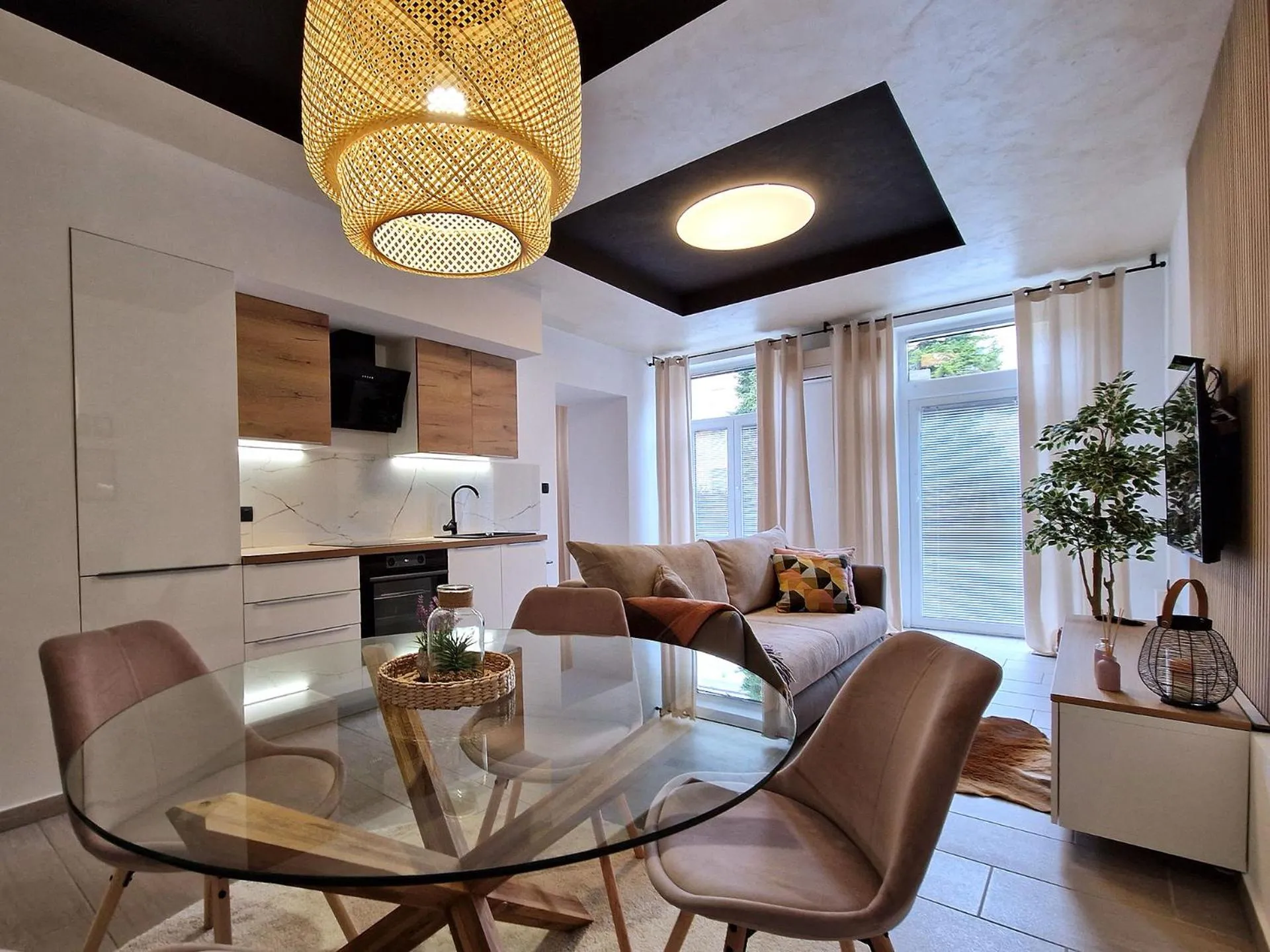 Dining area in Apartment Center Rogaška - Pubyland