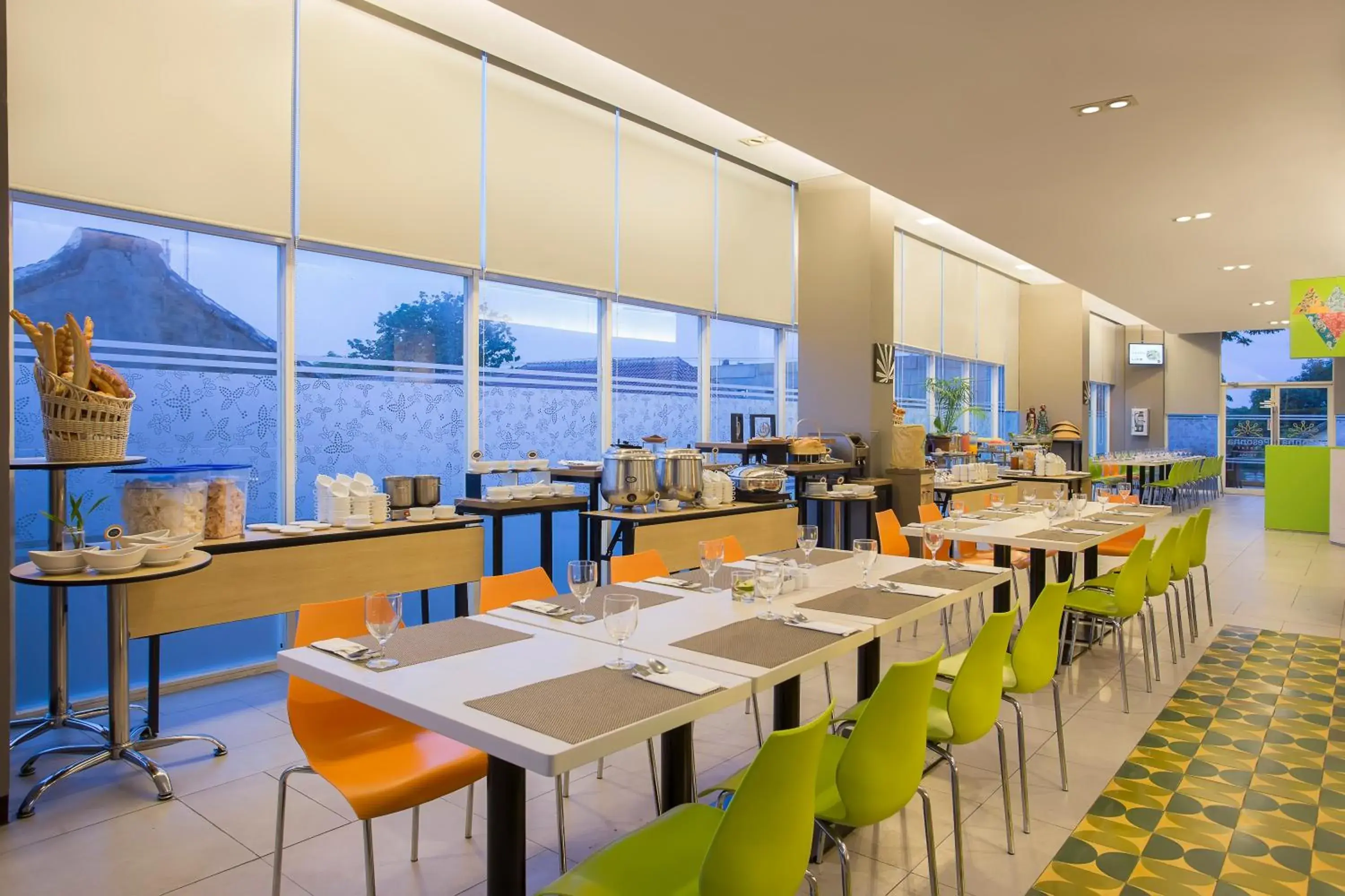 Restaurant/places to eat in KHAS Tegal Hotel Restaurant/places to eat in KHAS Tegal Hotel