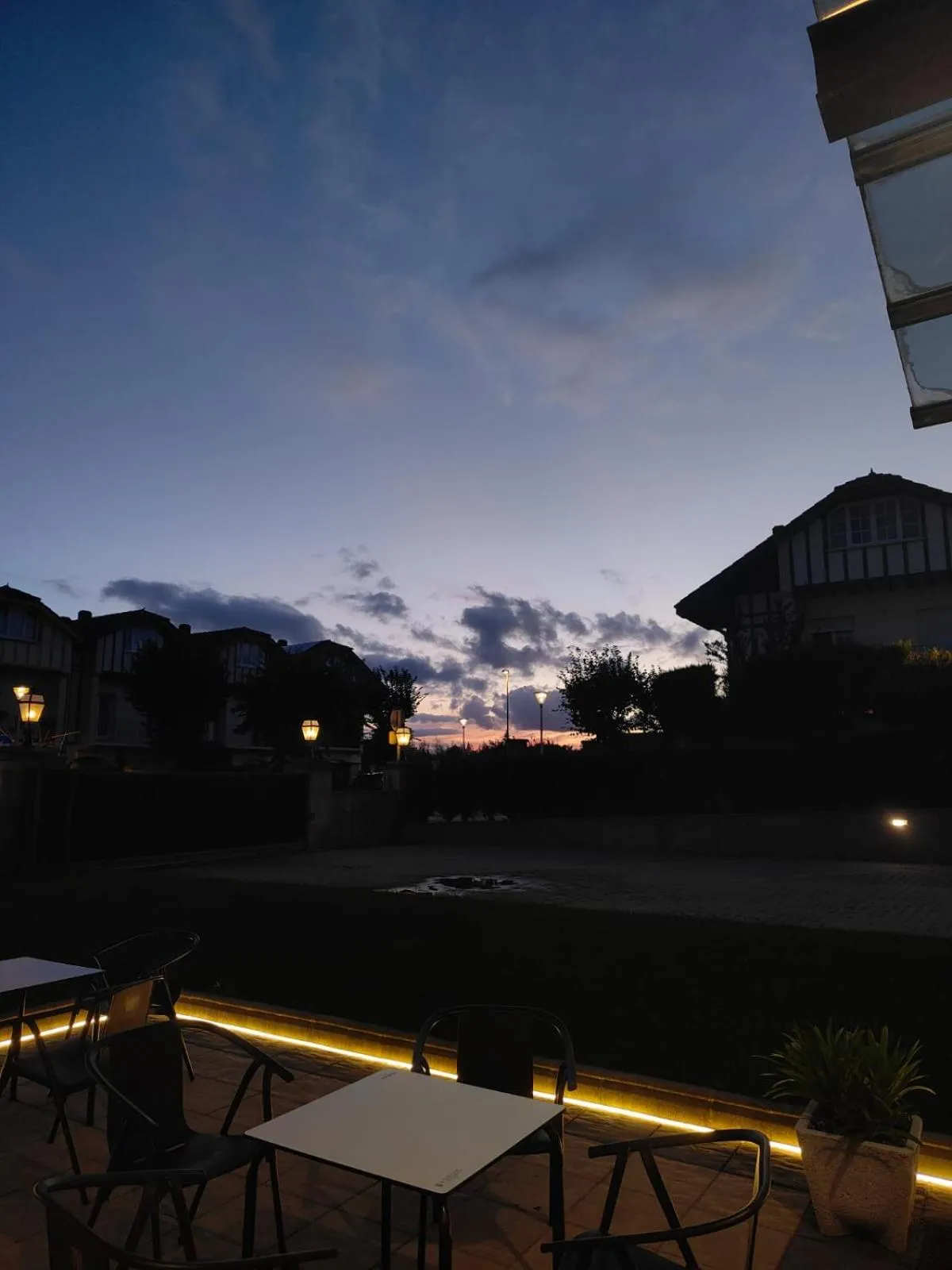 Night in Hospedium Hotel Sky Blu Loiu