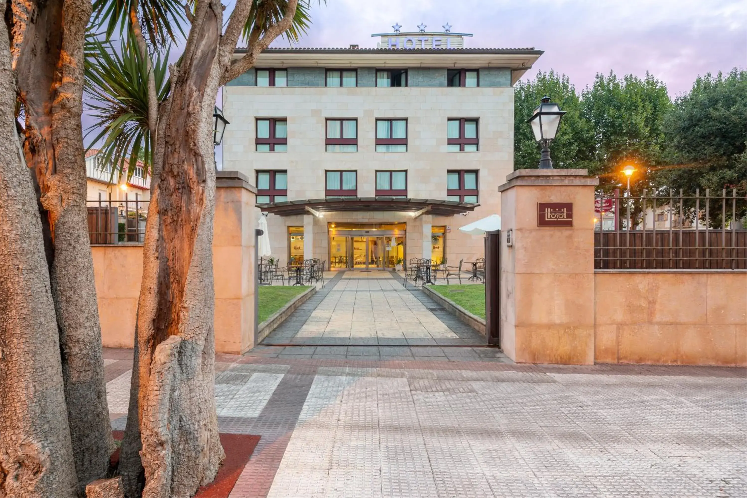 Facade/entrance in Hospedium Hotel Sky Blu Loiu Facade/entrance in Hospedium Hotel Sky Blu Loiu