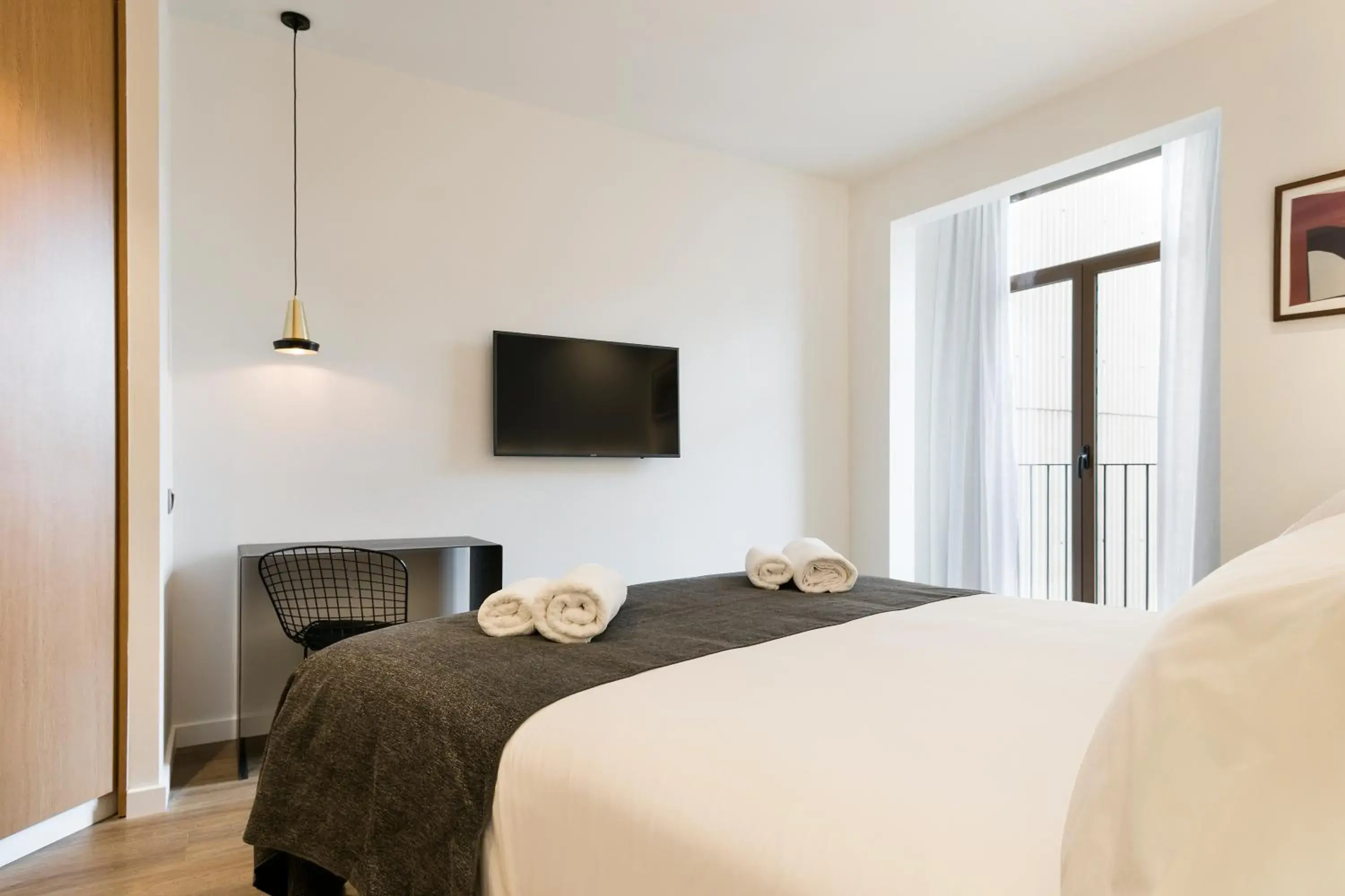 Seating area, Bed in Vale Suites Seating area, Bed in Vale Suites