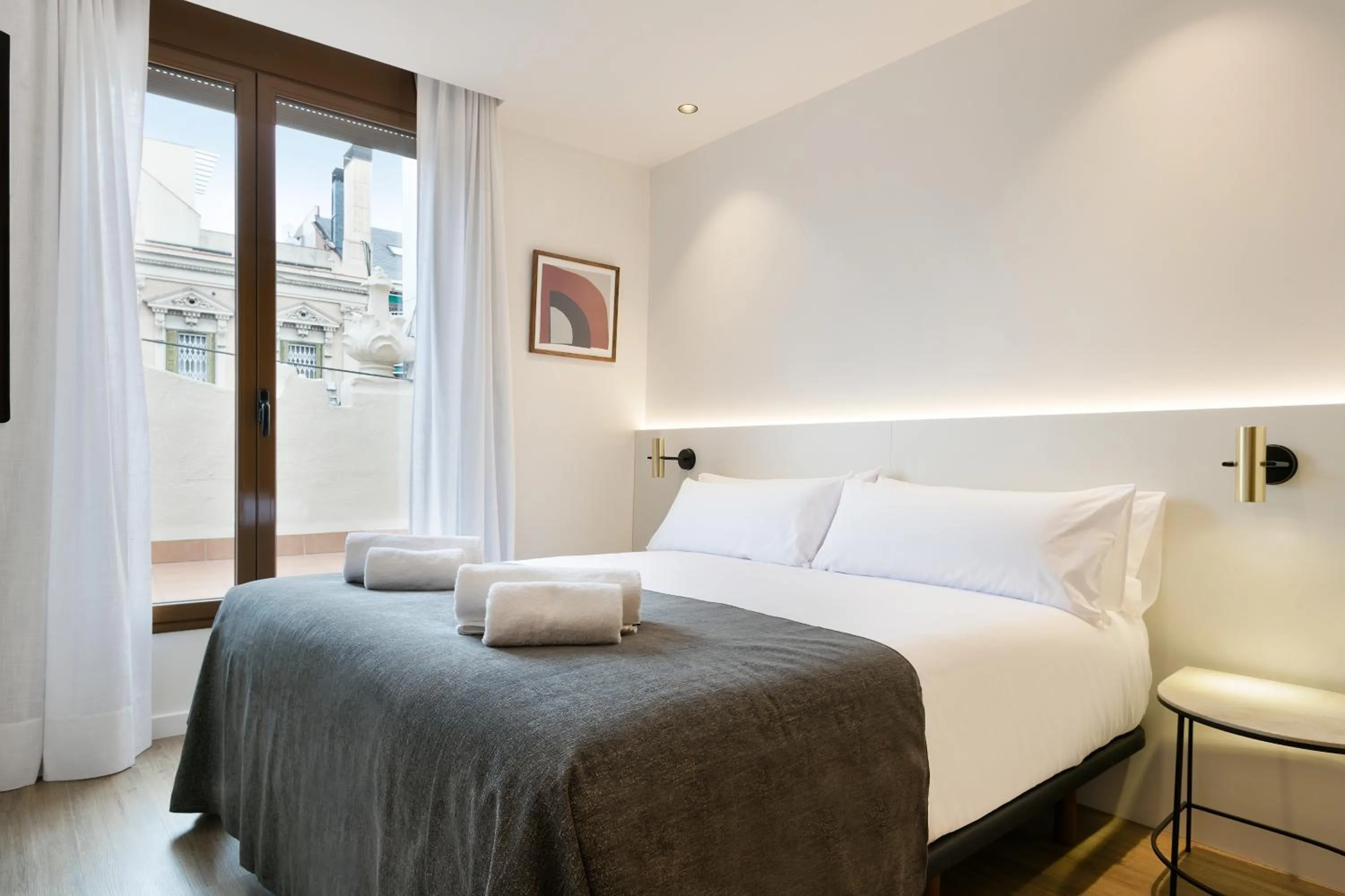 Balcony/Terrace, Bed in Vale Suites