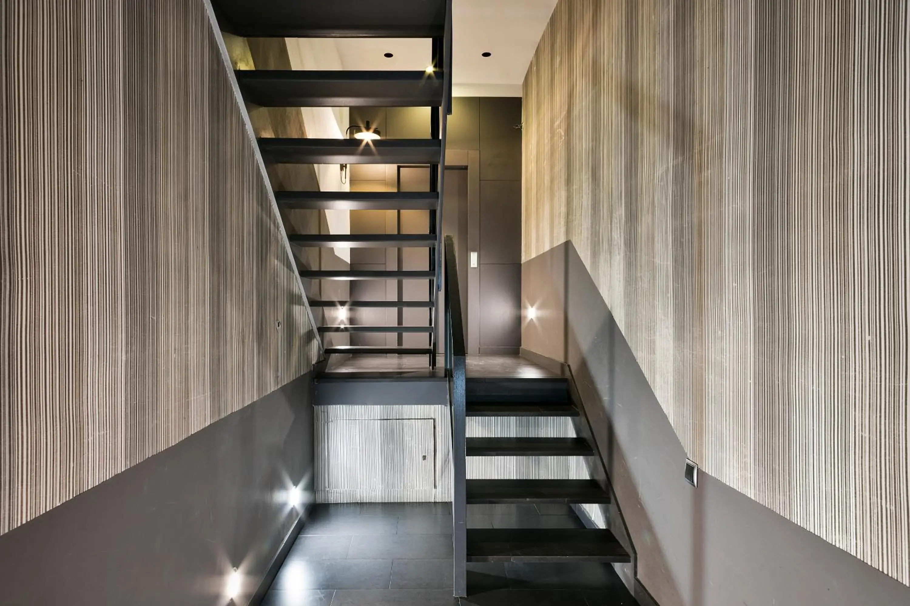 Facade/entrance in Vale Suites Facade/entrance in Vale Suites