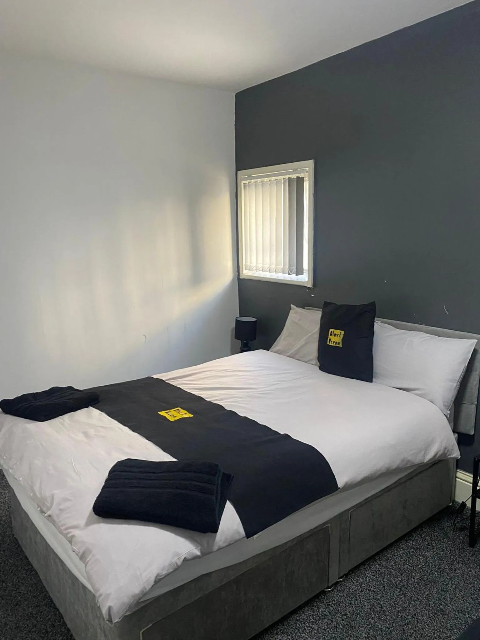 Bedroom, Bed in Black Ocean Holiday Apartments