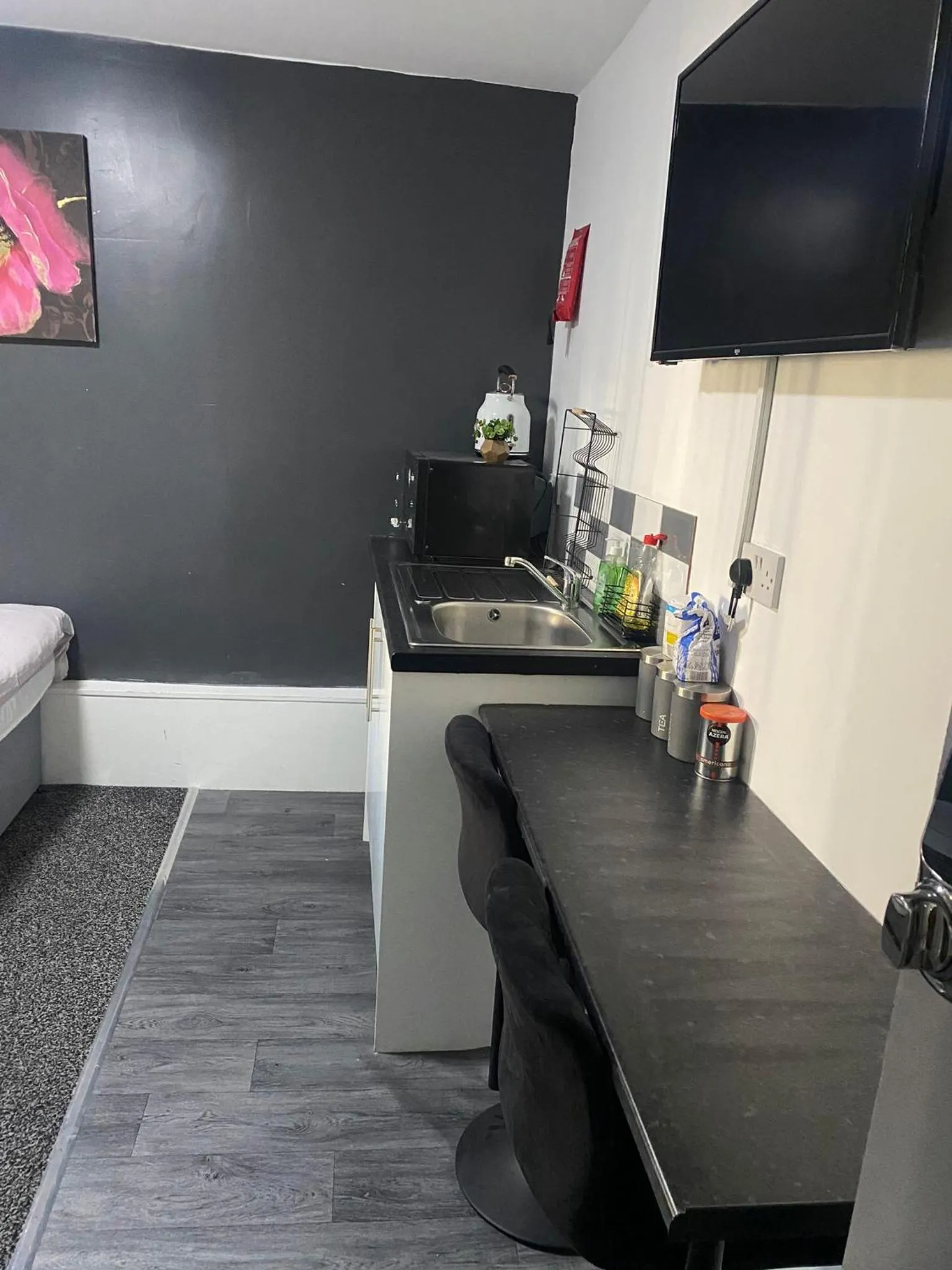 Kitchen or kitchenette in Black Ocean Holiday Apartments