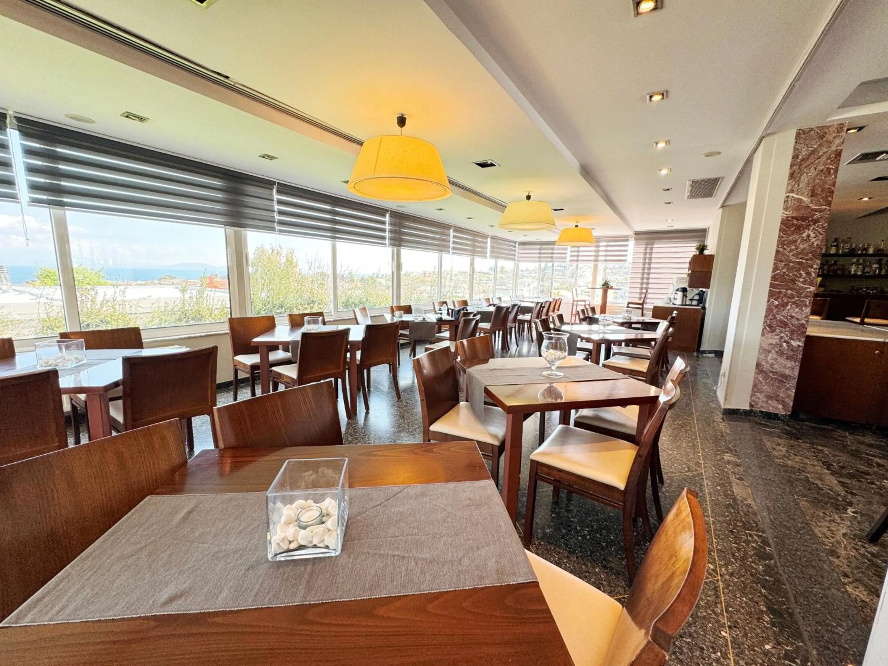 Restaurant/places to eat in Myrto Hotel