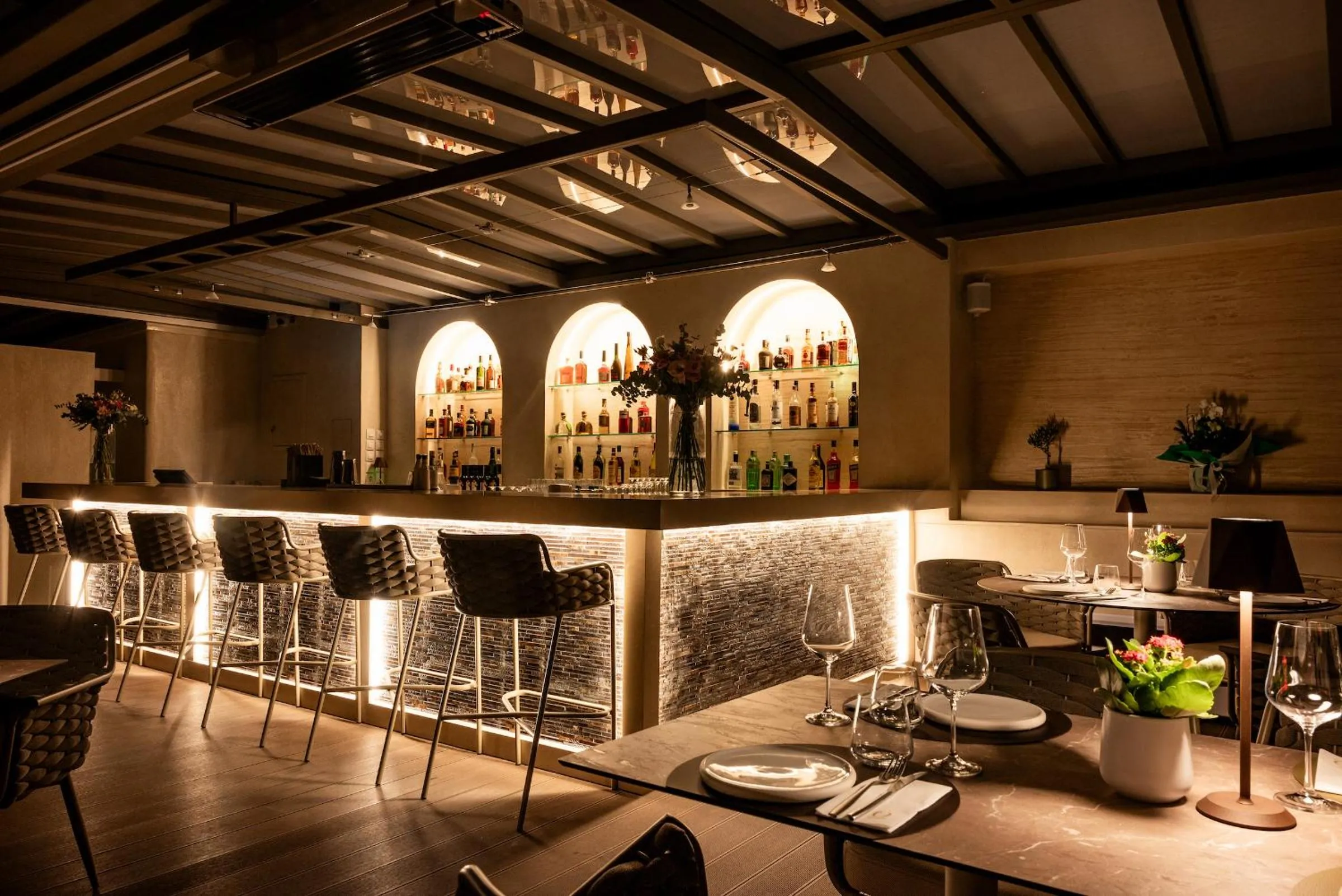 Restaurant/places to eat in 507 Athens